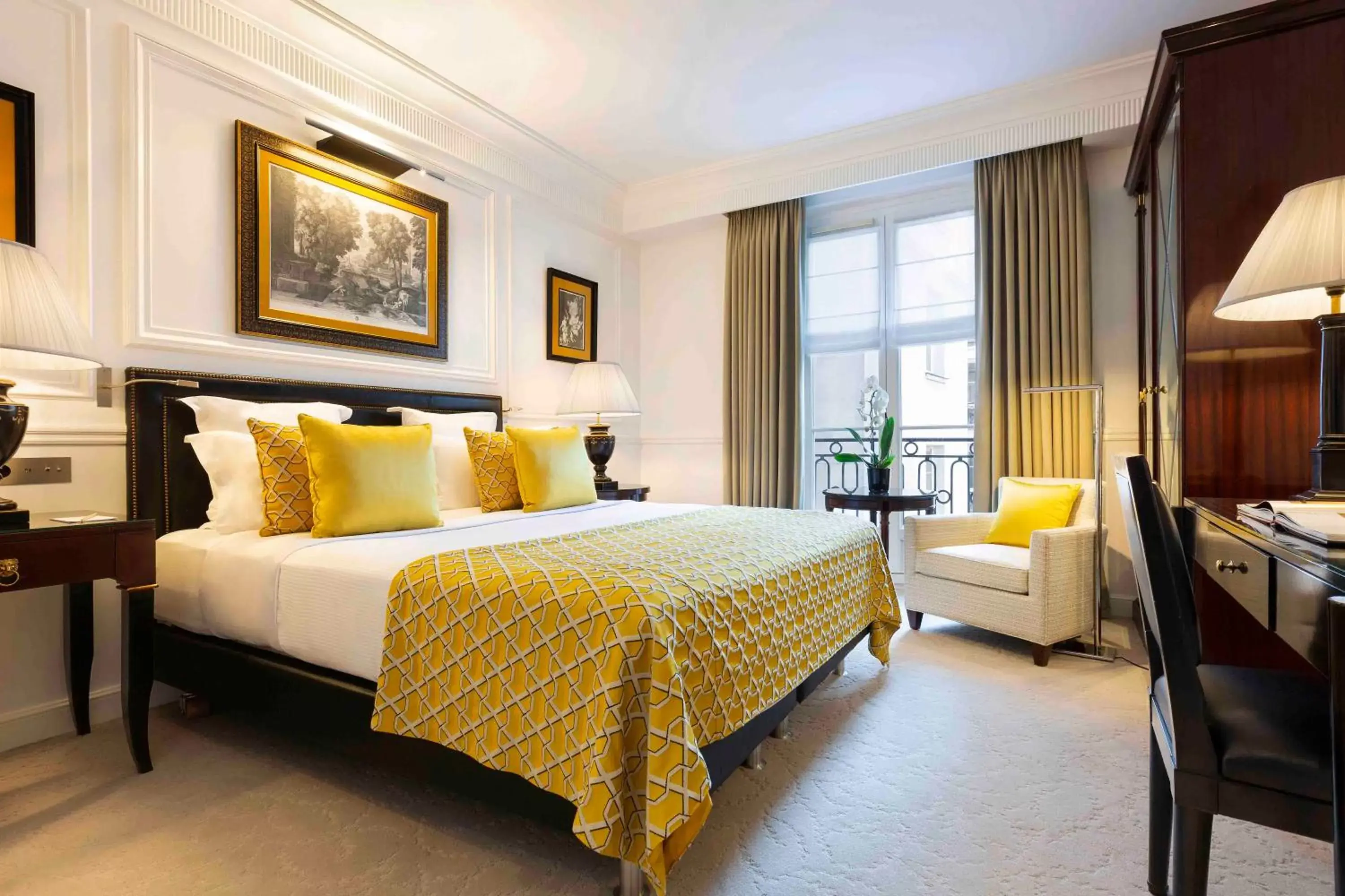 Executive Room in Francois 1er Executive Room in Francois 1er