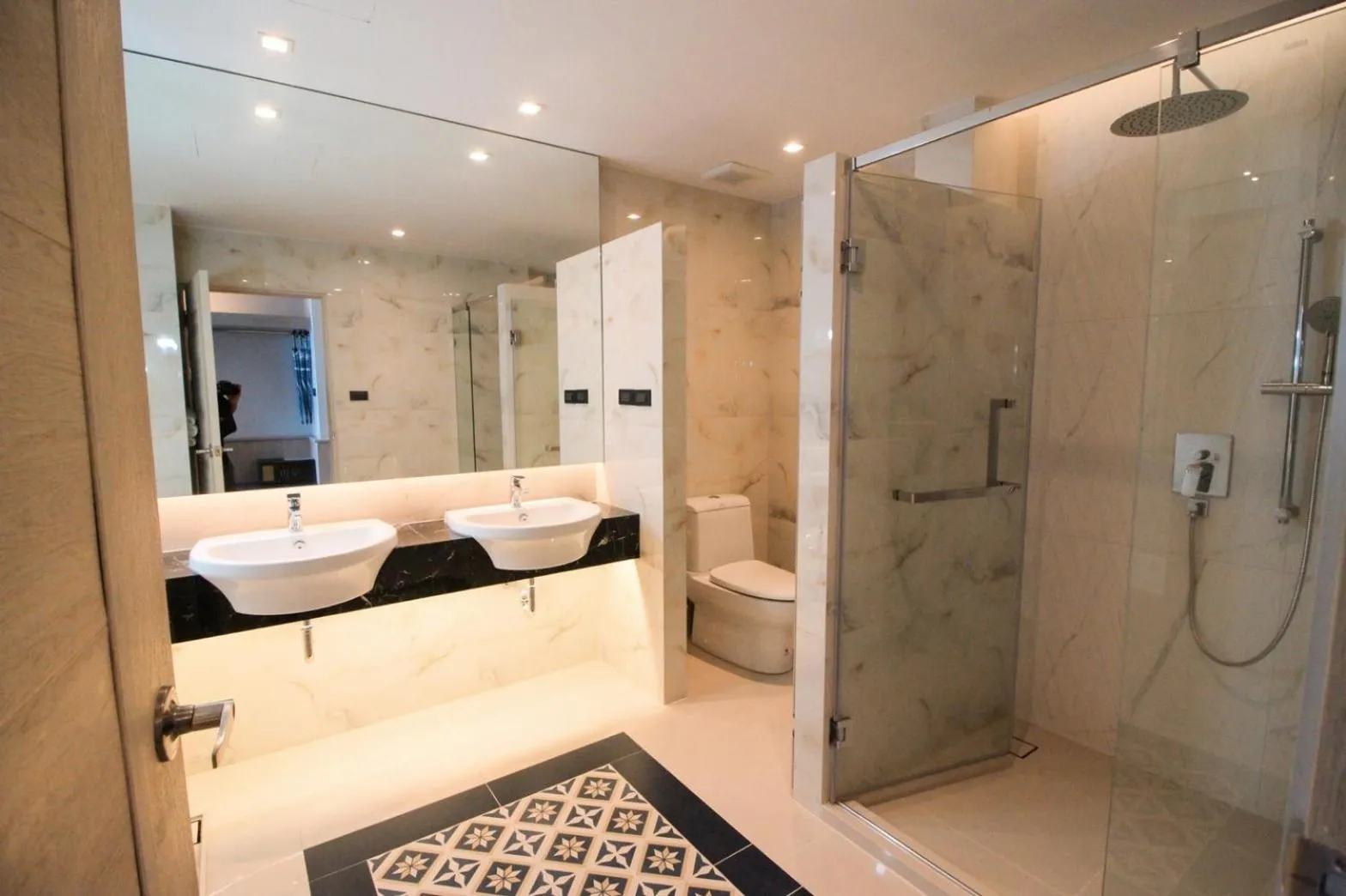 Toilet in Seabed Grand Hotel Phuket - SHA Extra Plus