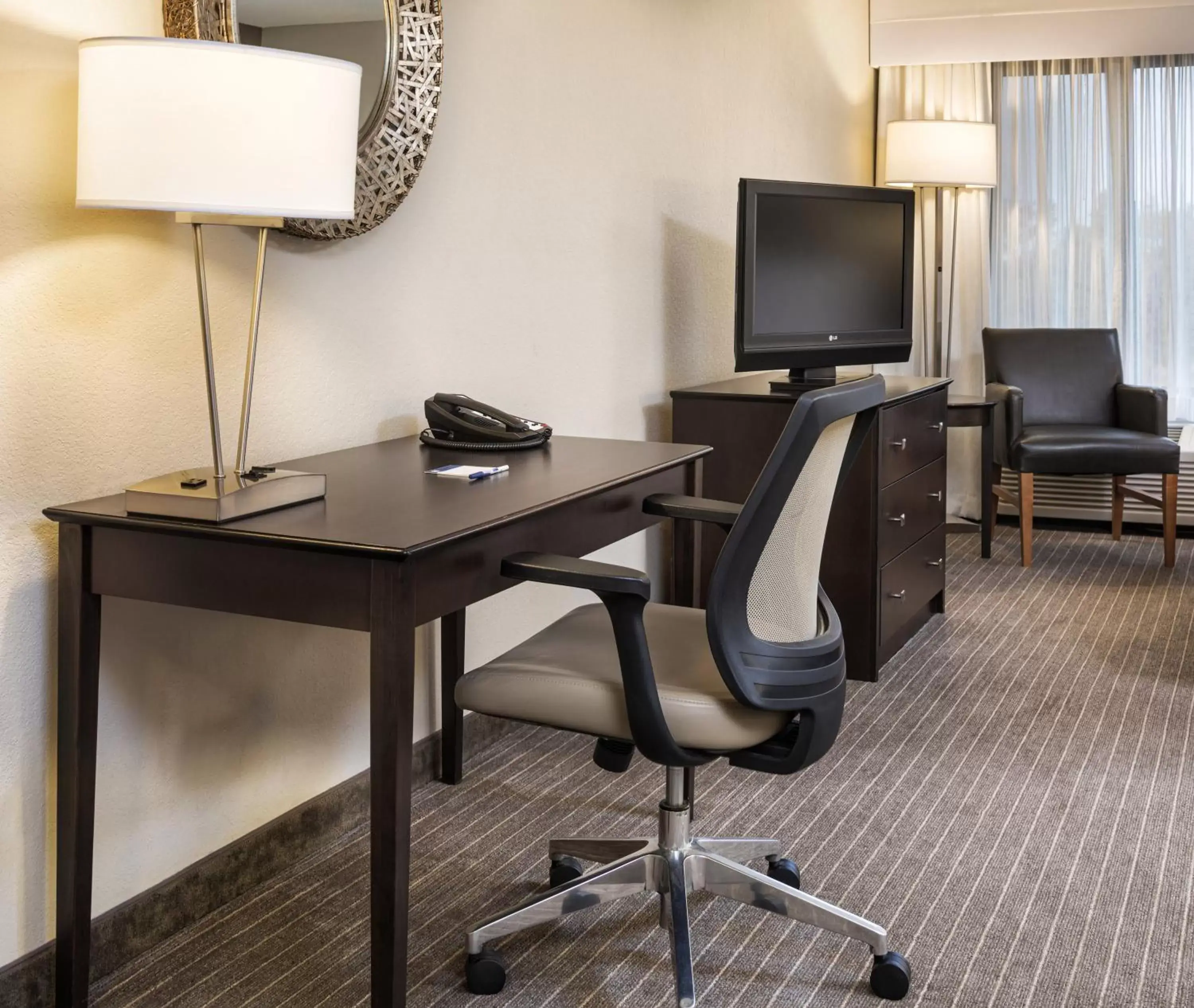 King Room - Disability Access in Holiday Inn Express Hotel & Suites Minneapolis - Minnetonka, an IHG Hotel King Room - Disability Access in Holiday Inn Express Hotel & Suites Minneapolis - Minnetonka, an IHG Hotel