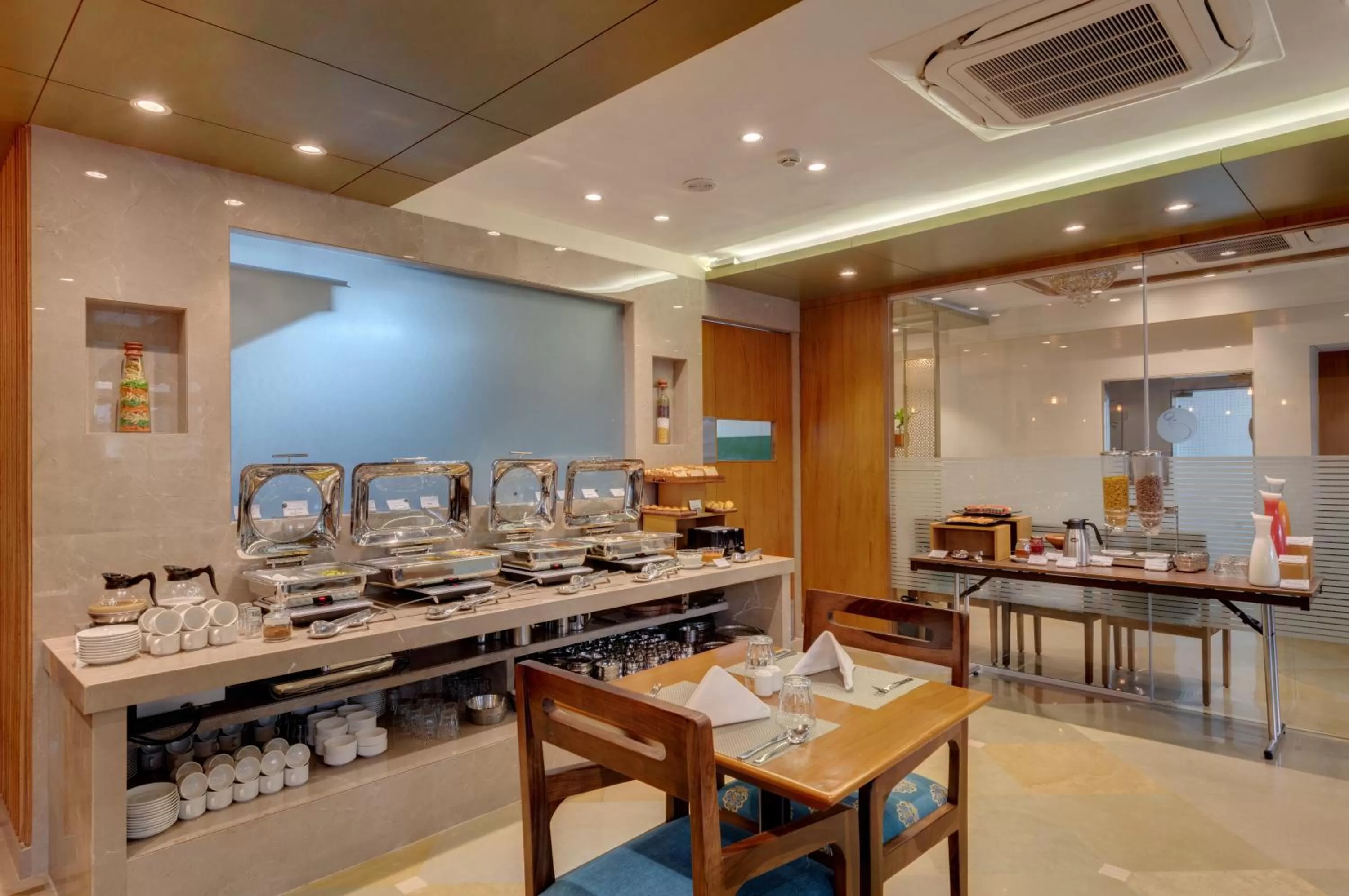 Restaurant/places to eat in The Beacon Hotel Vadodara