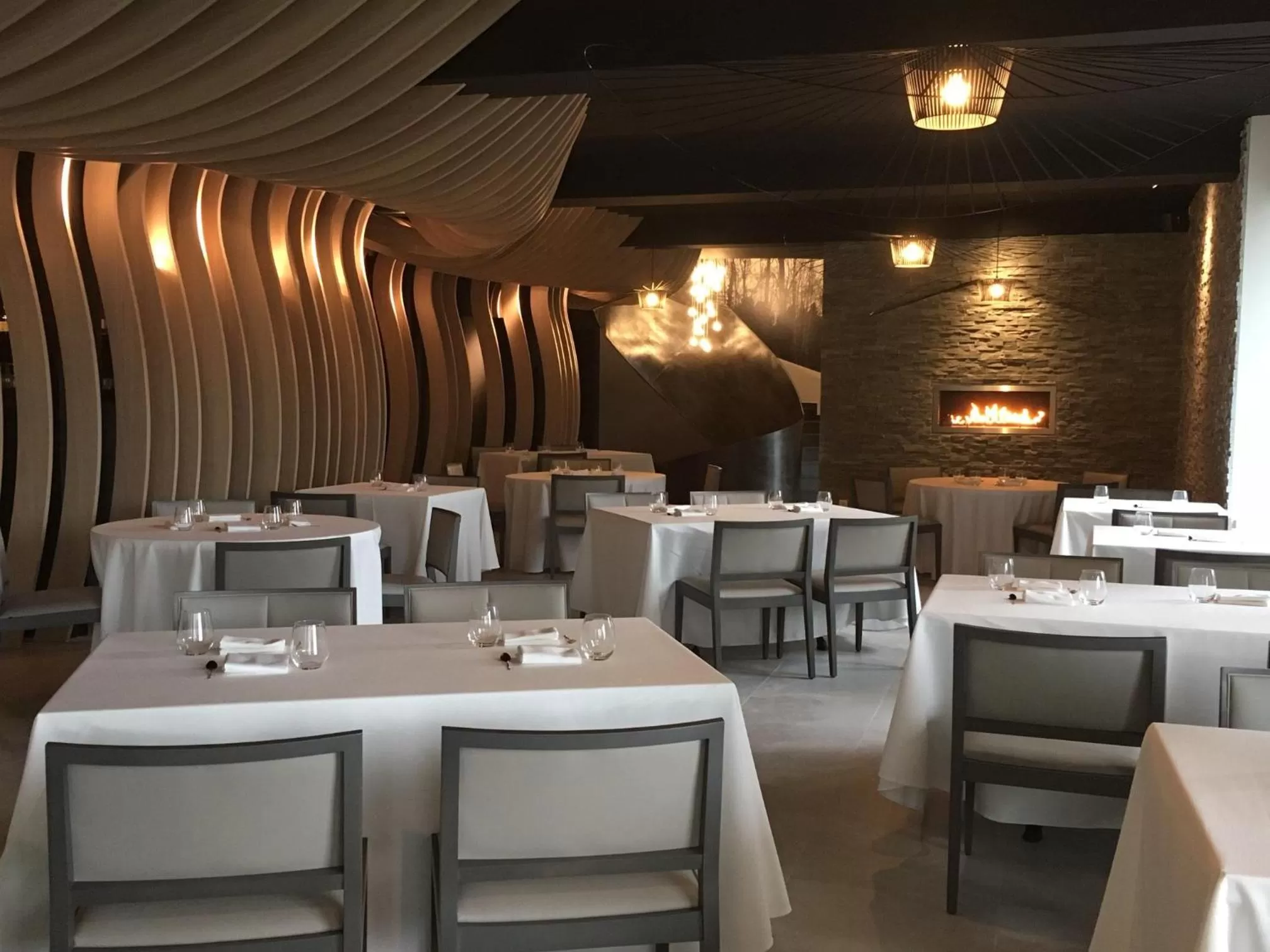 Restaurant/places to eat in The Seven Hotel