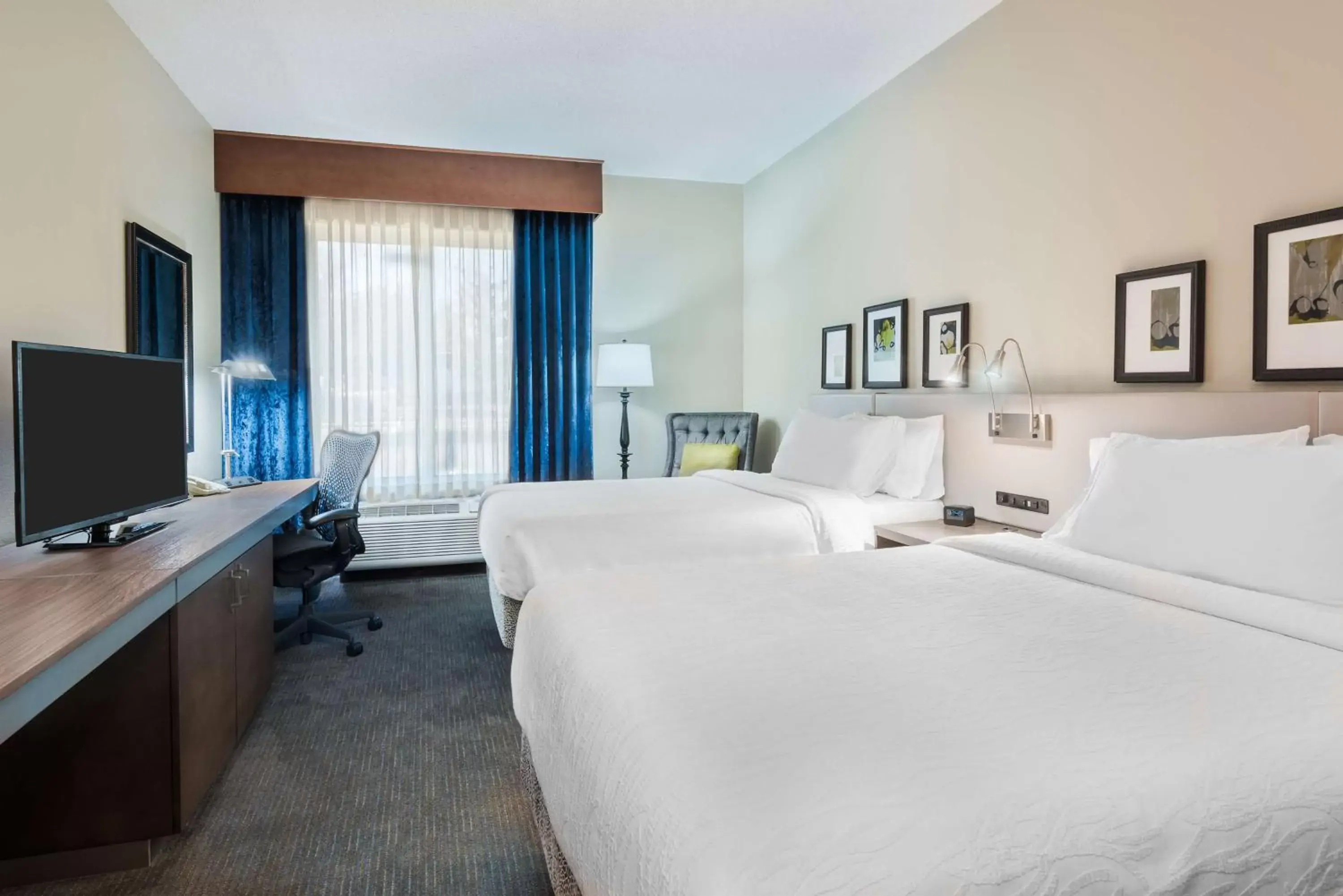 Double Room with Two Double Beds - Mobility Access in Hilton Garden Inn Westbury Double Room with Two Double Beds - Mobility Access in Hilton Garden Inn Westbury