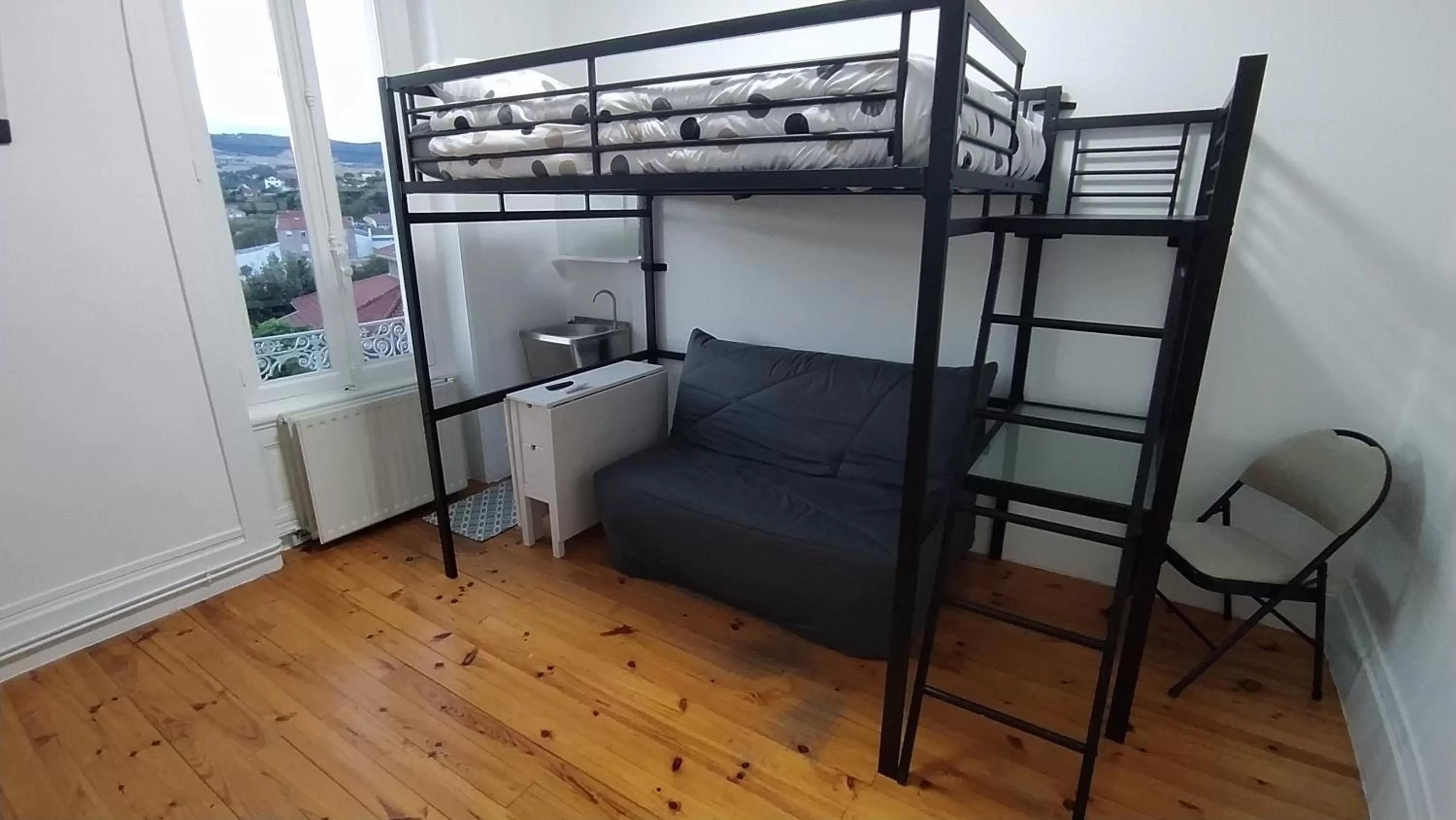 Bed in La Batisse de Saint-Chamond ( chambres )