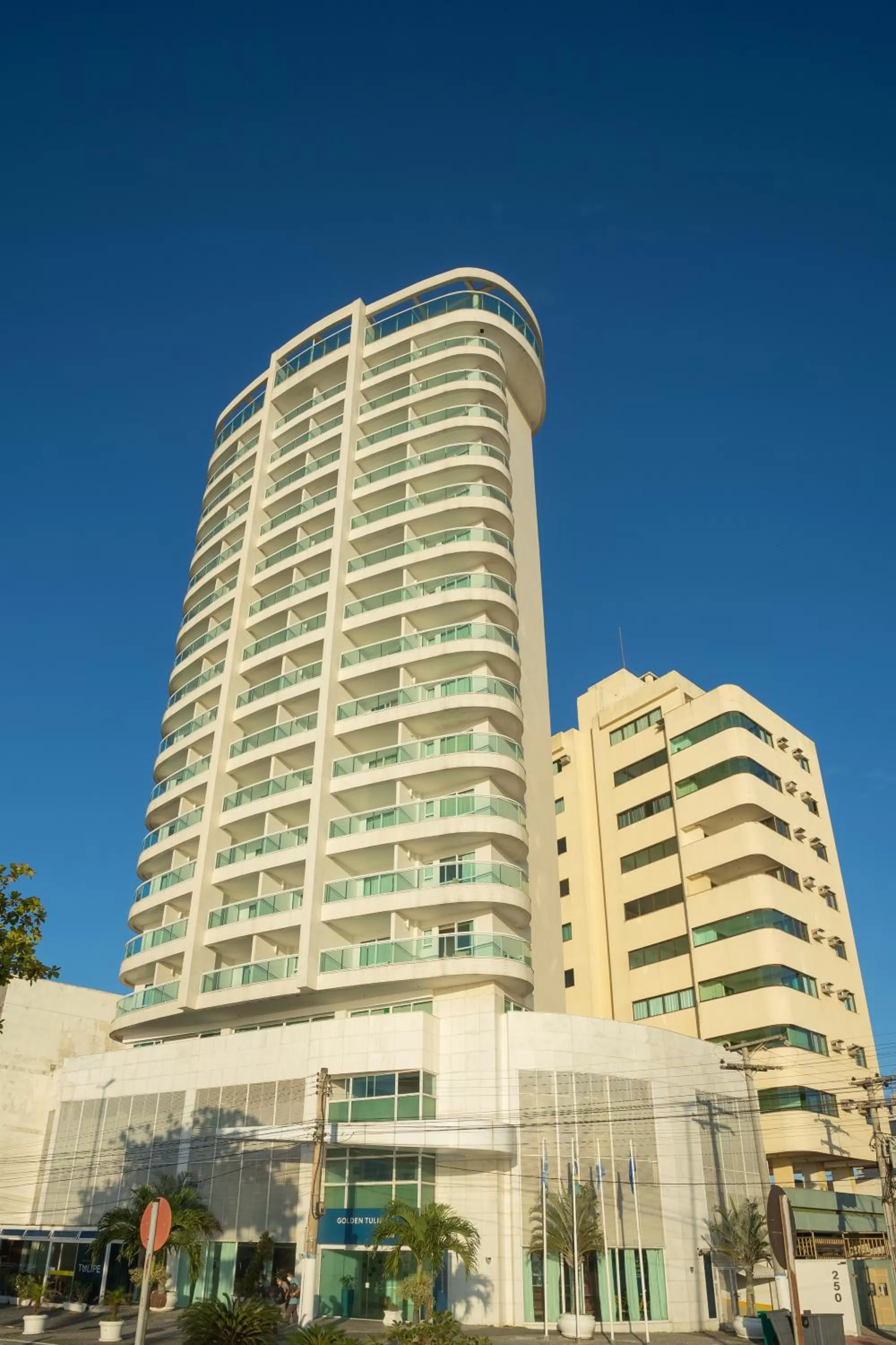 Property building in Golden Tulip Macaé