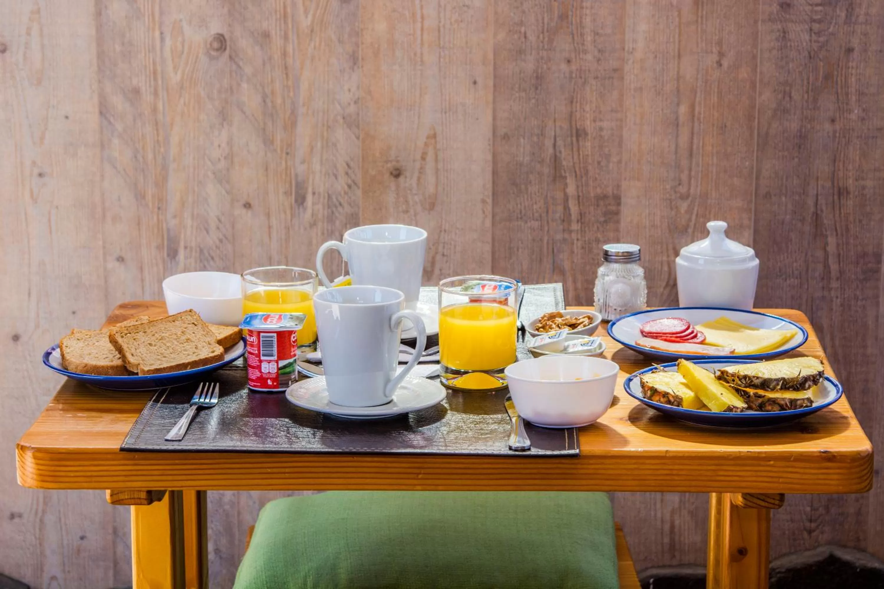 Breakfast in Hotel Casa Algarrobo