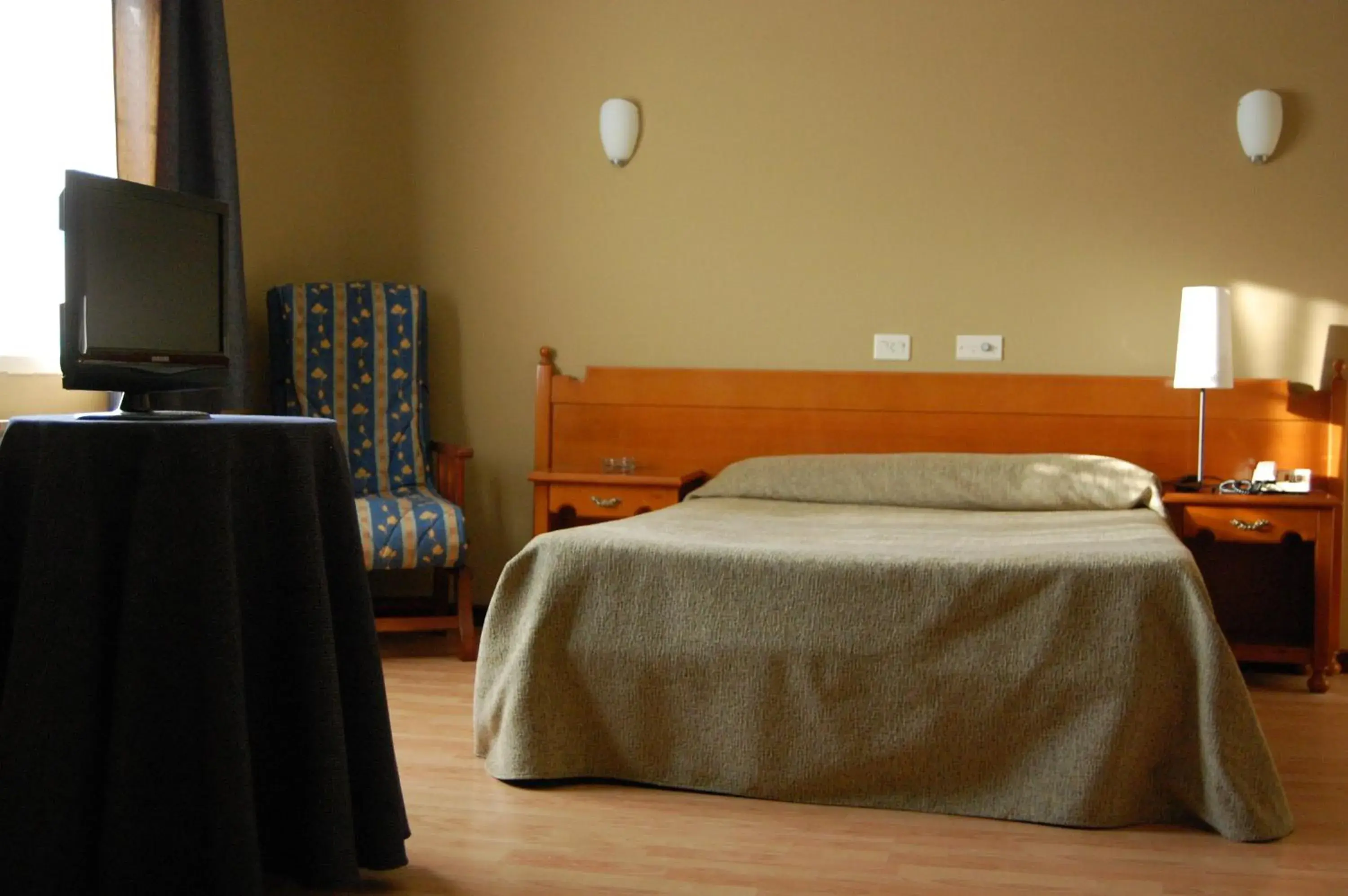 Double or Twin Room - single occupancy in Hotel París Double or Twin Room - single occupancy in Hotel París