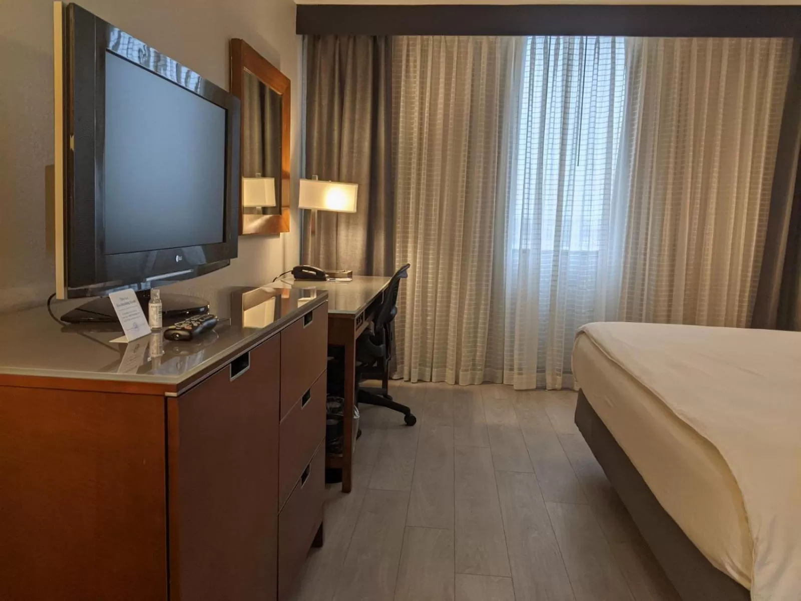 Bed in Wyndham Indianapolis Airport