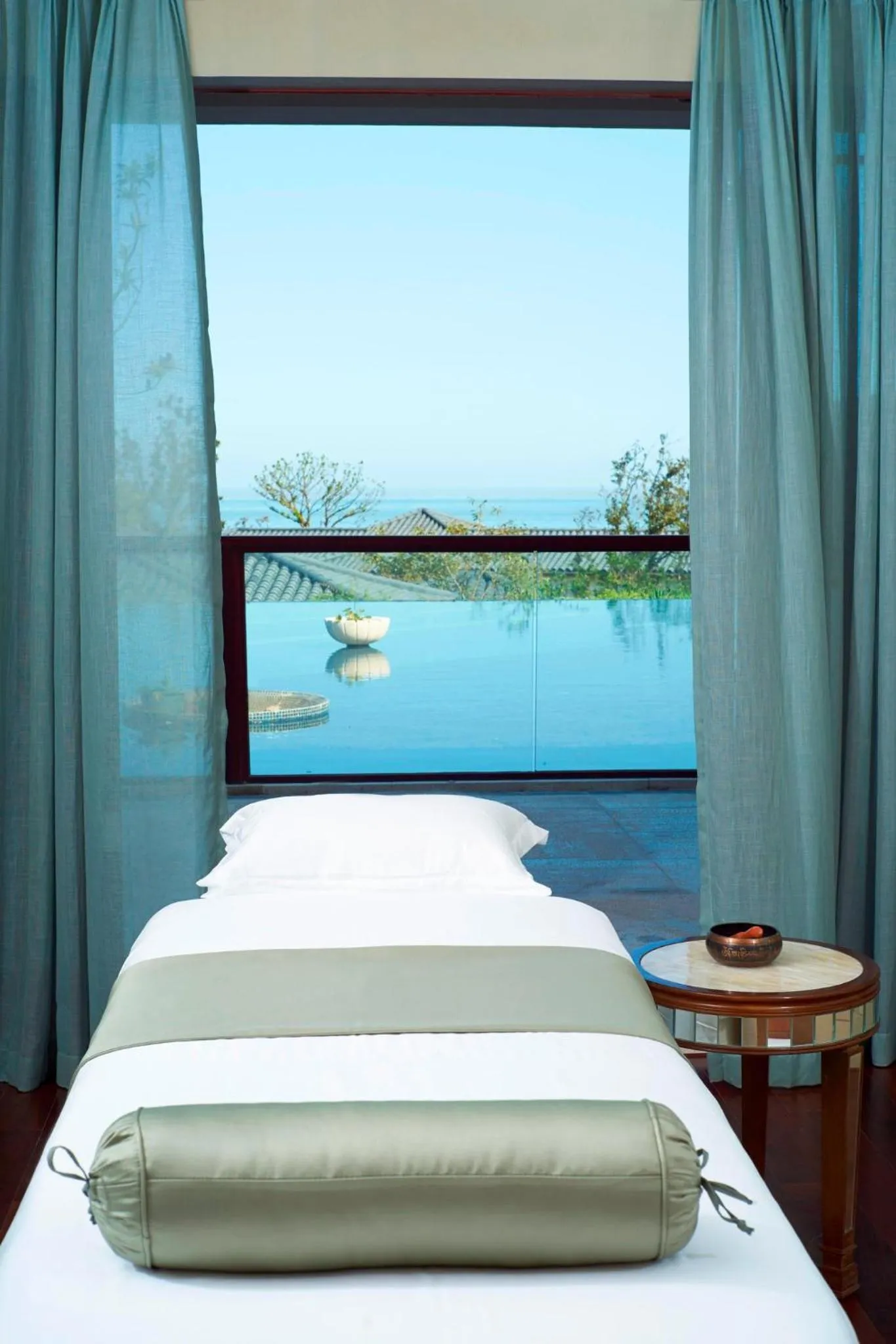 Spa and wellness centre/facilities, Bed in The Westin Zhujiajian Resort, Zhoushan