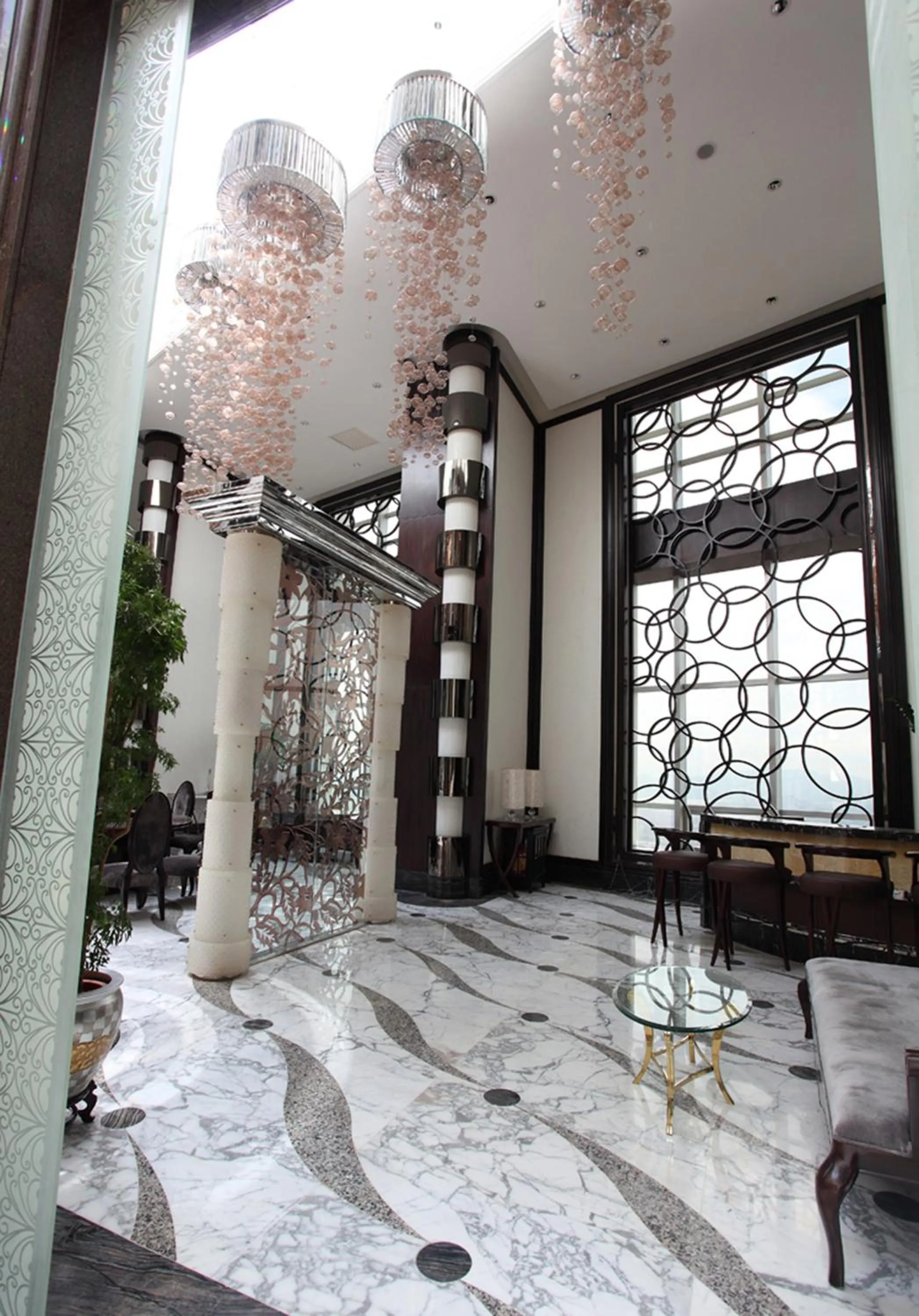 Restaurant/places to eat in HJ International Hotel