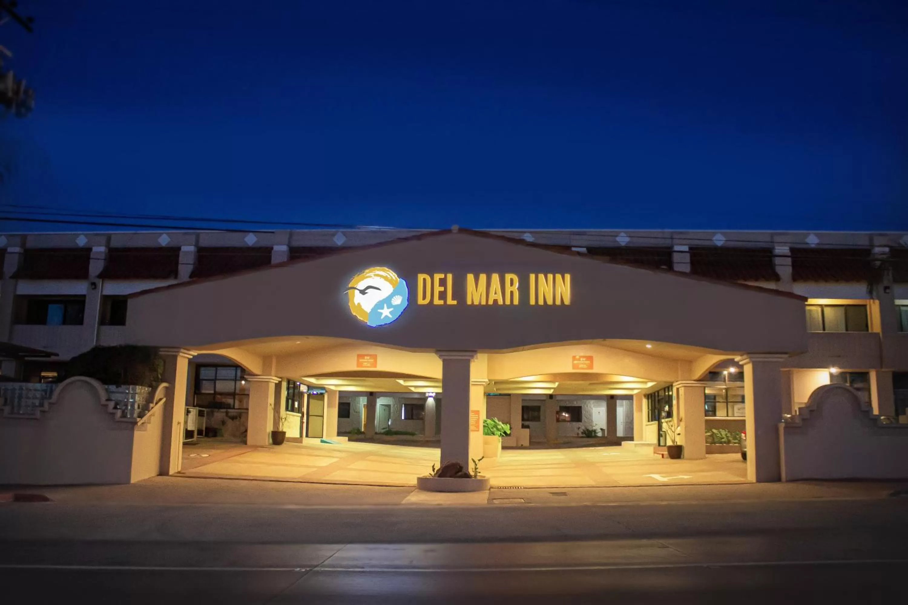 Facade/entrance in Del Mar Inn Rosarito