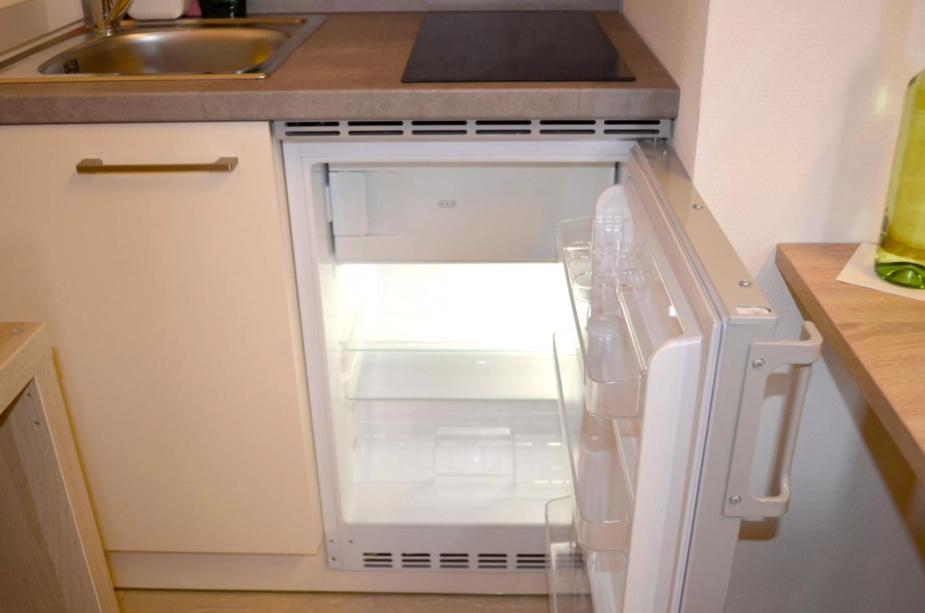 Kitchen or kitchenette, Kitchen/Kitchenette in Hana Aparthotel