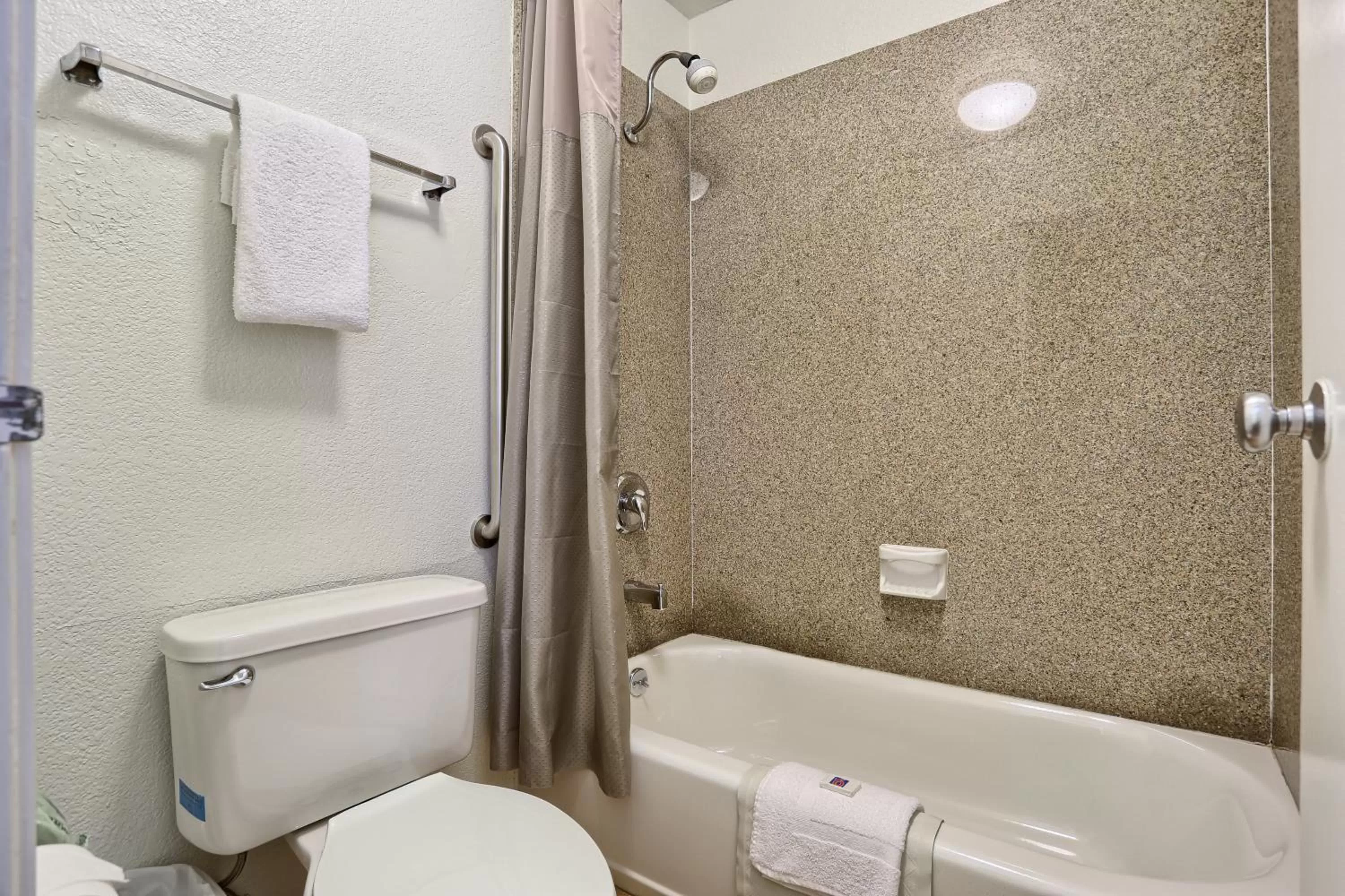 Bathroom in Cathedral Hill Hotel