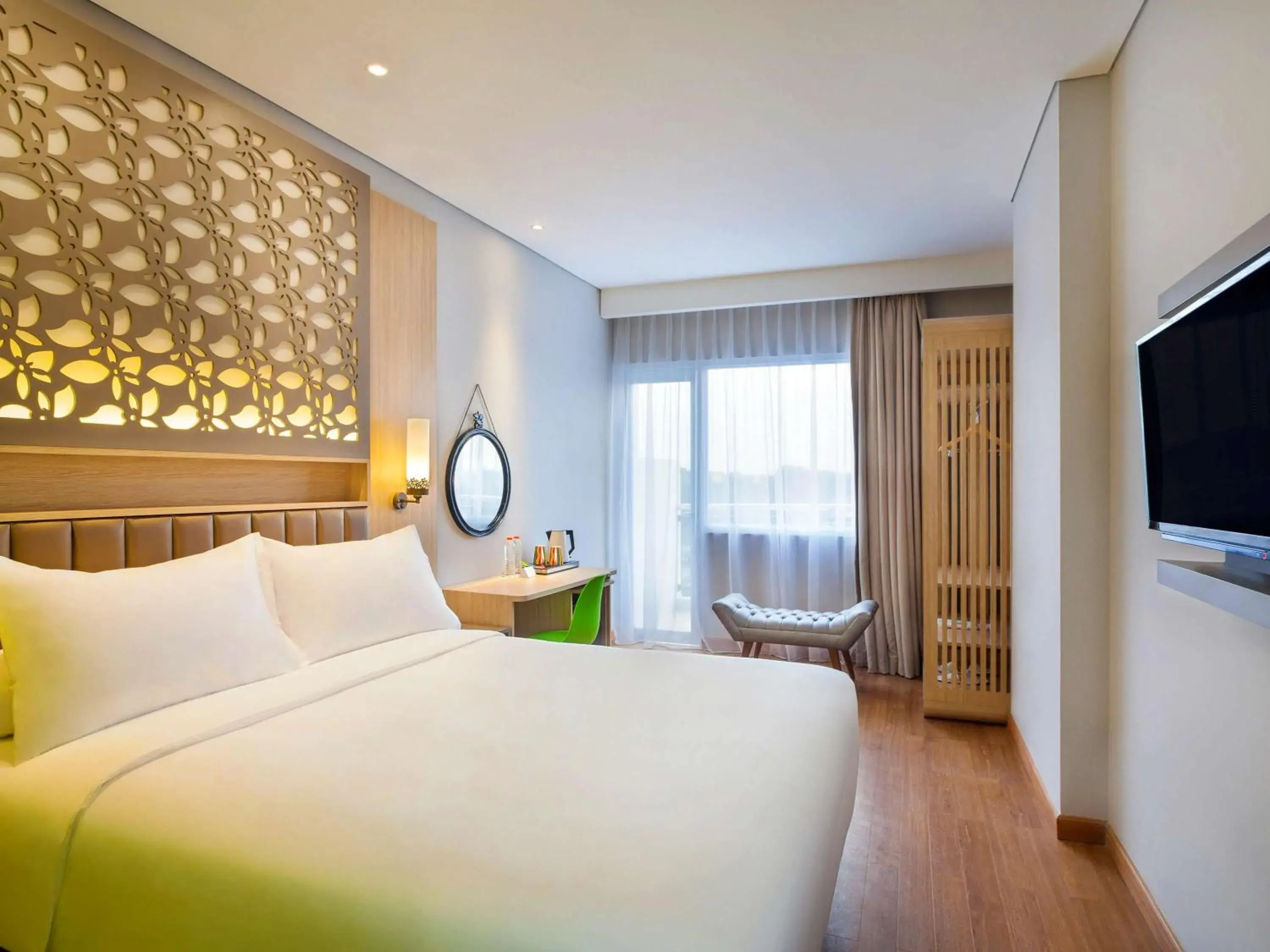 Superior Queen Room with Balcony in ibis Styles Cikarang Superior Queen Room with Balcony in ibis Styles Cikarang