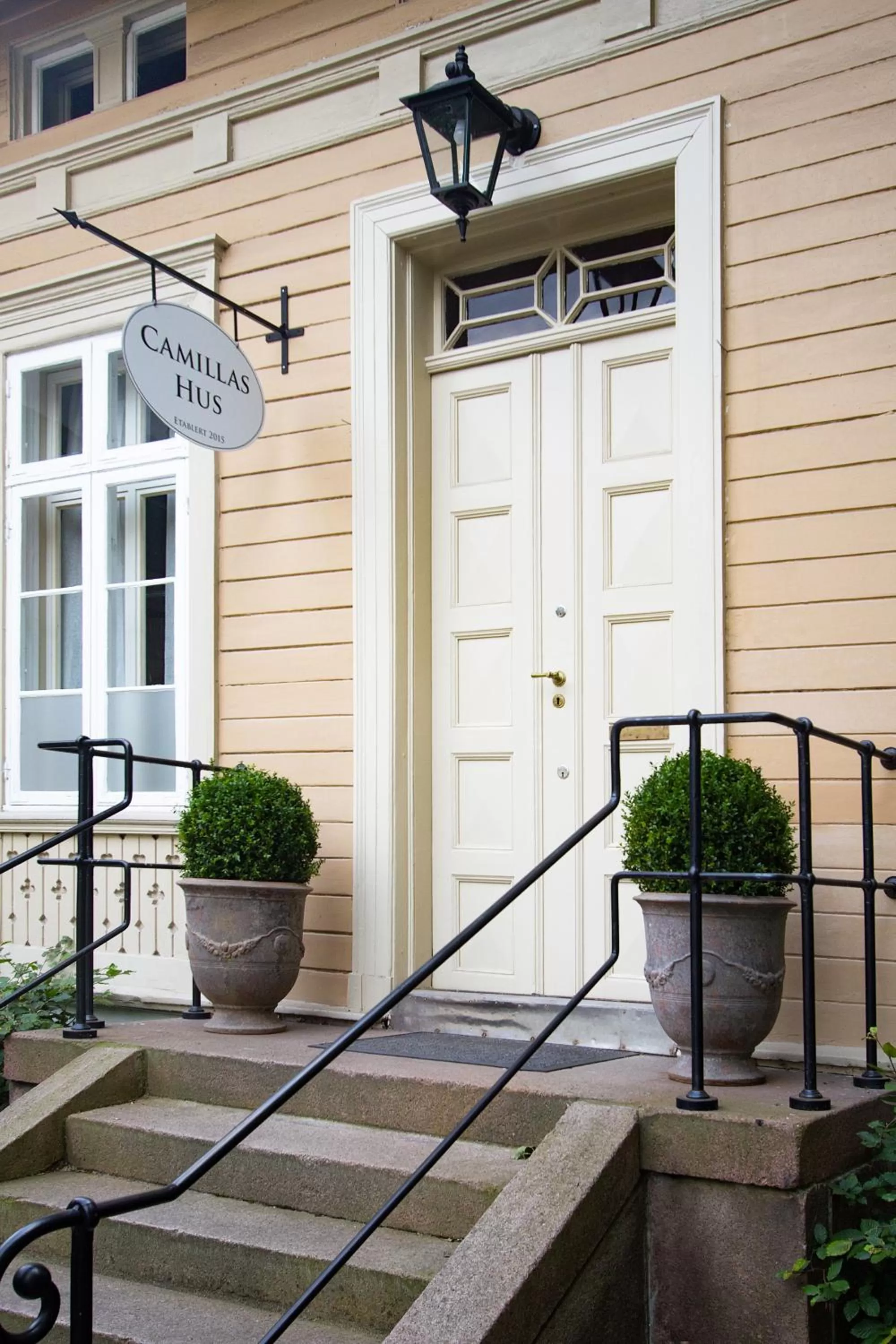 Facade/entrance in Camillas Hus