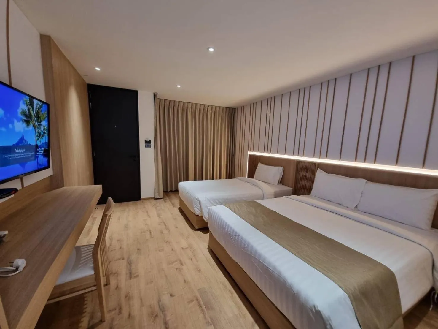 Bed in Nirundorn Resort Chaam