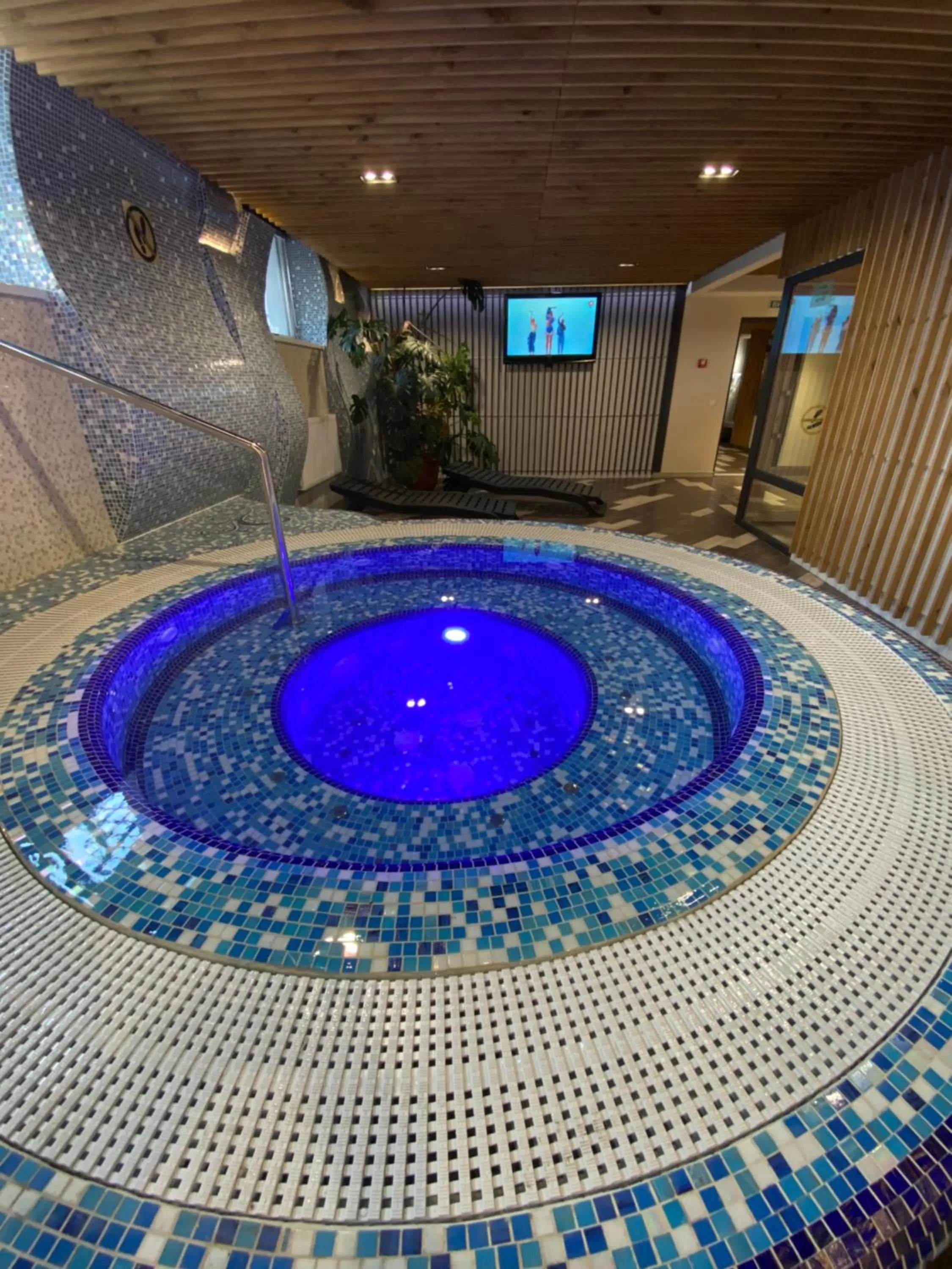 Swimming Pool in Motel Kurortnyy & SPA