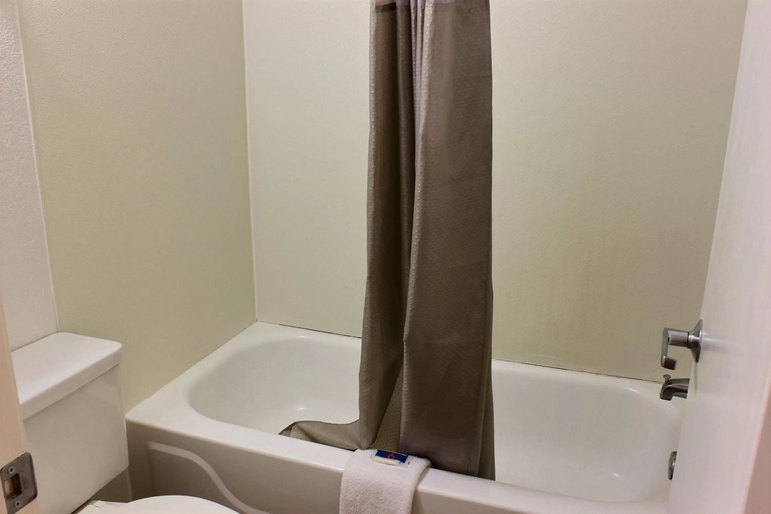 Bathroom in Motel 6-Coalinga, CA - East