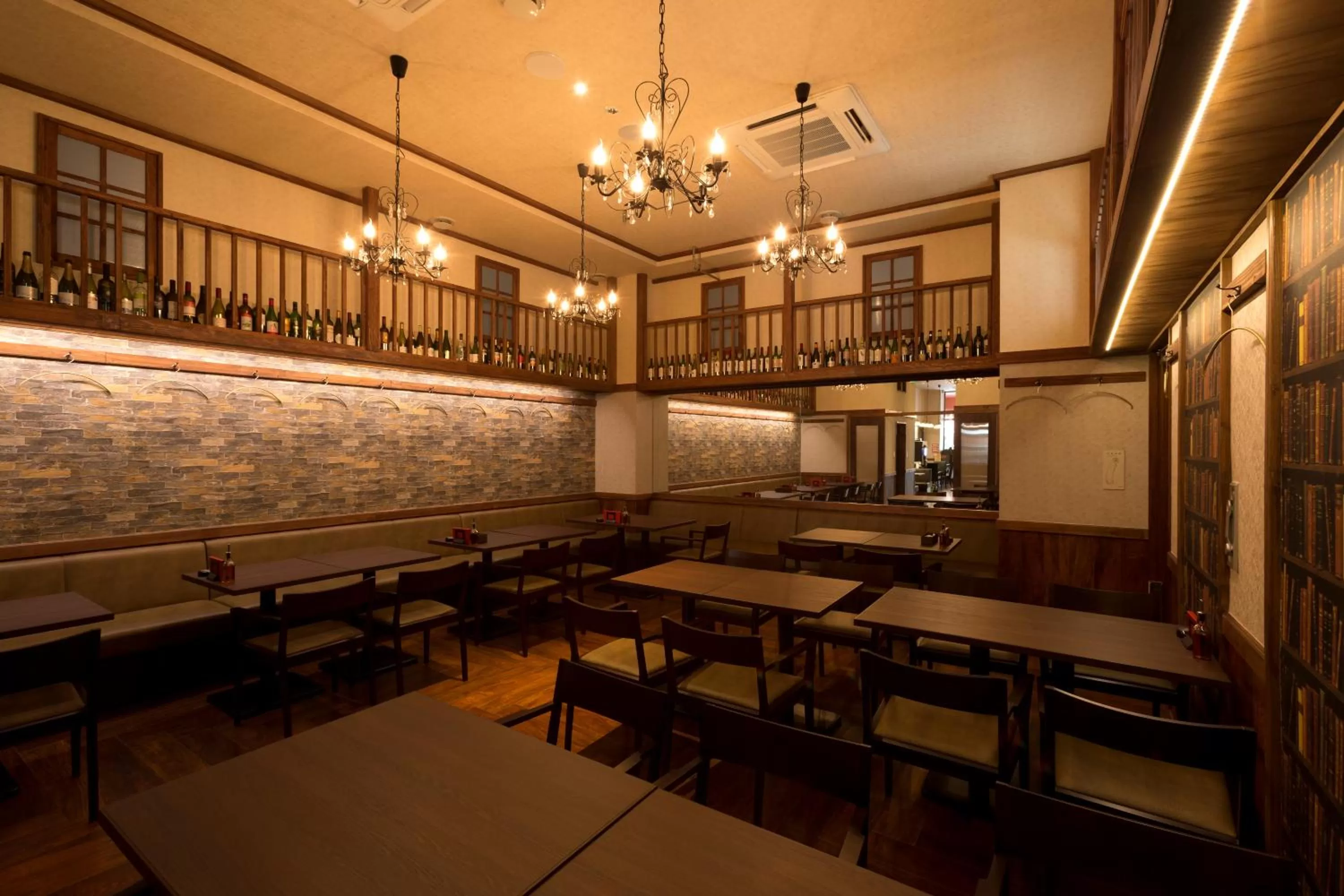 Restaurant/places to eat in the b hakata