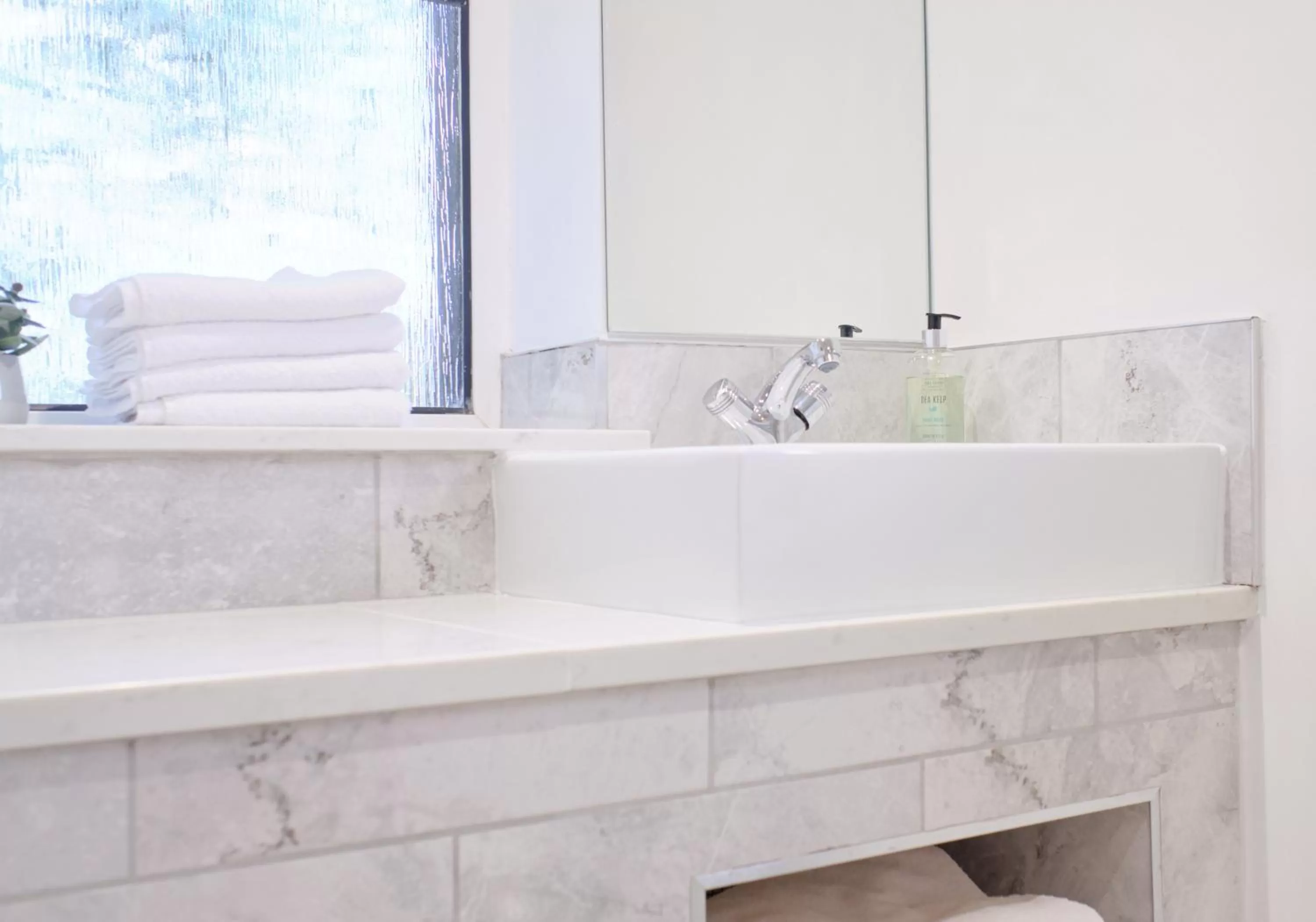 Bathroom in Ravenswood Guest House