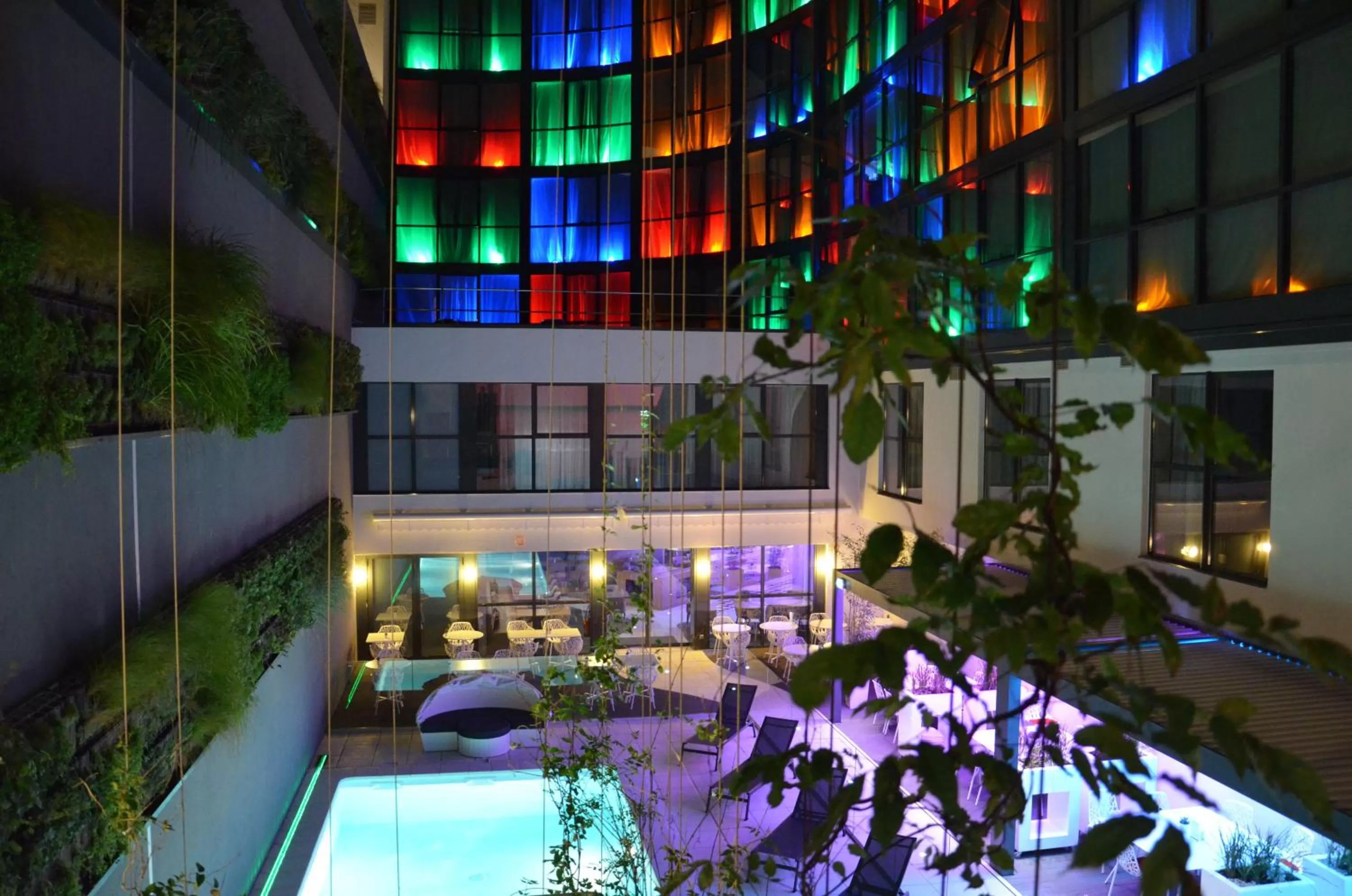 Swimming pool in Holiday Inn Dijon Toison D'or by IHG