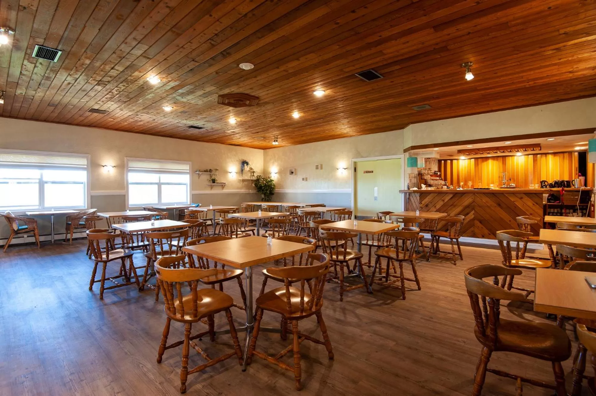 Restaurant/places to eat in Dutch Inn