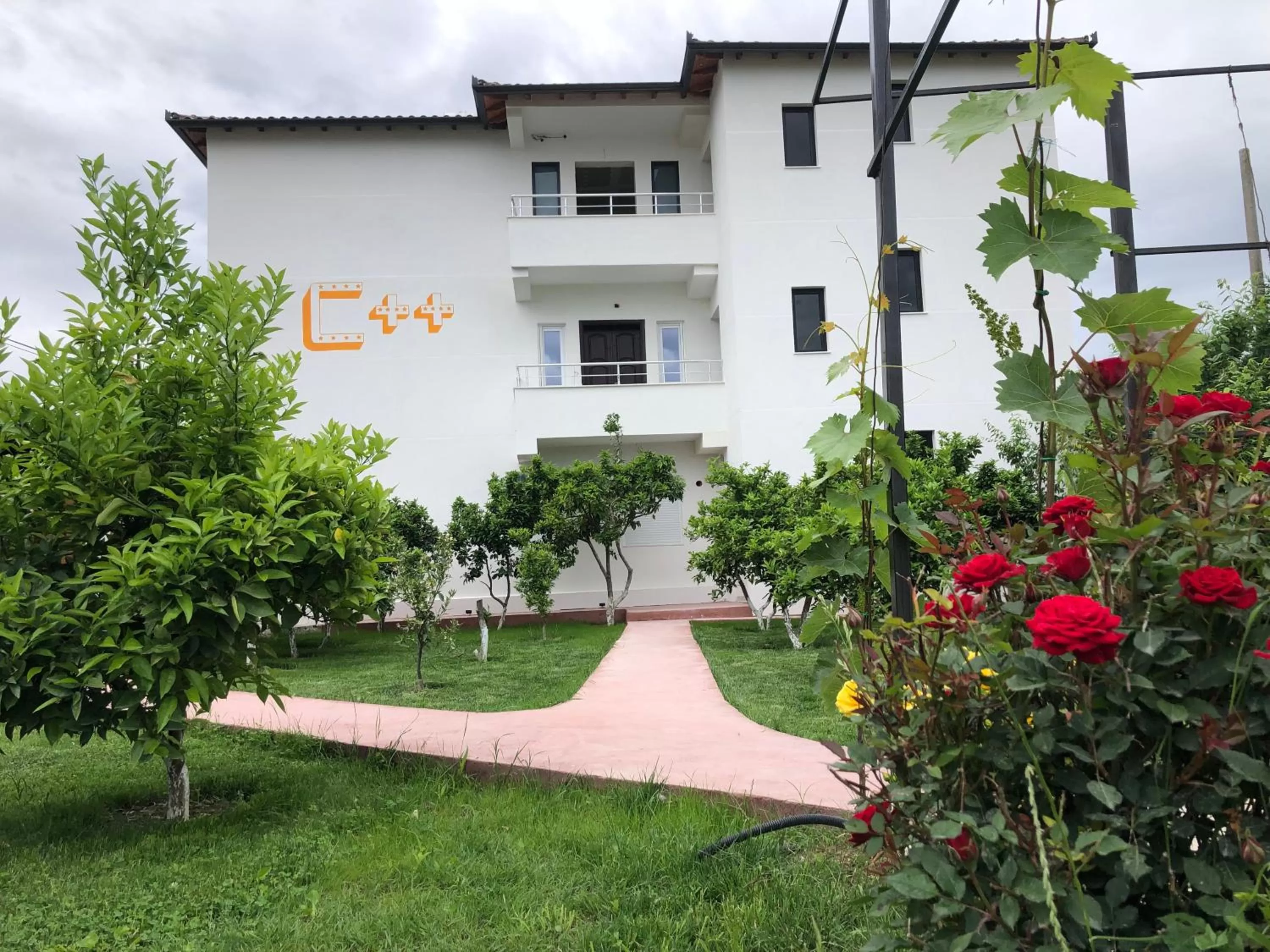 Property Building in Vila C++