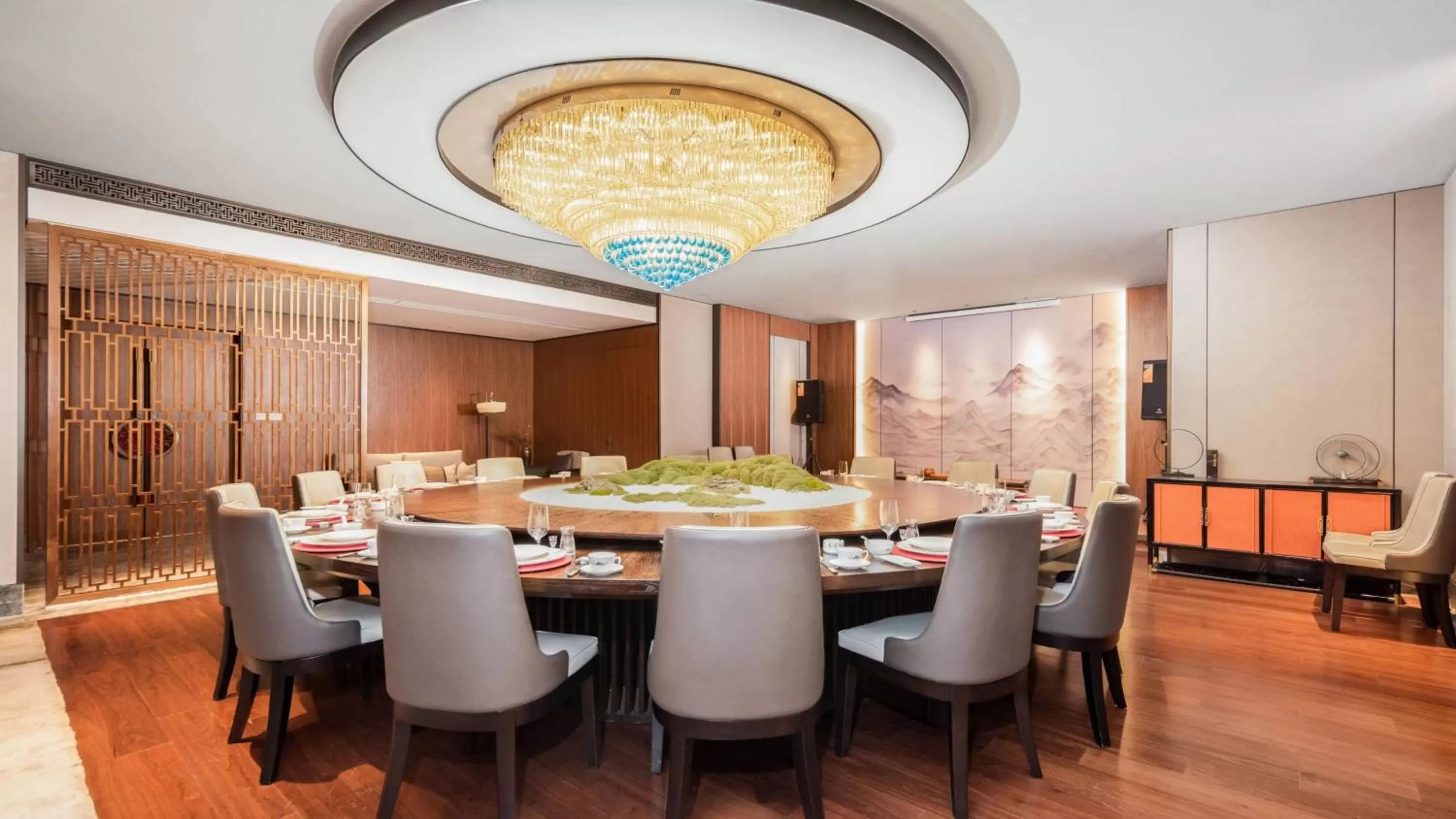 Restaurant/places to eat in Holiday Inn Shijiazhuang Central by IHG