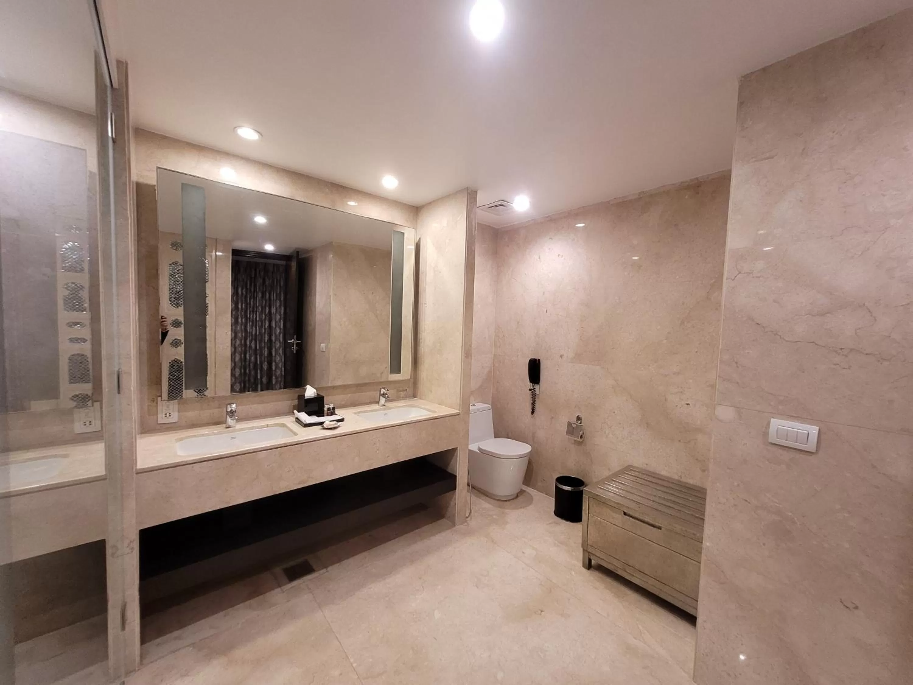 Bathroom in Radisson Blu Udaipur Palace Resort & Spa