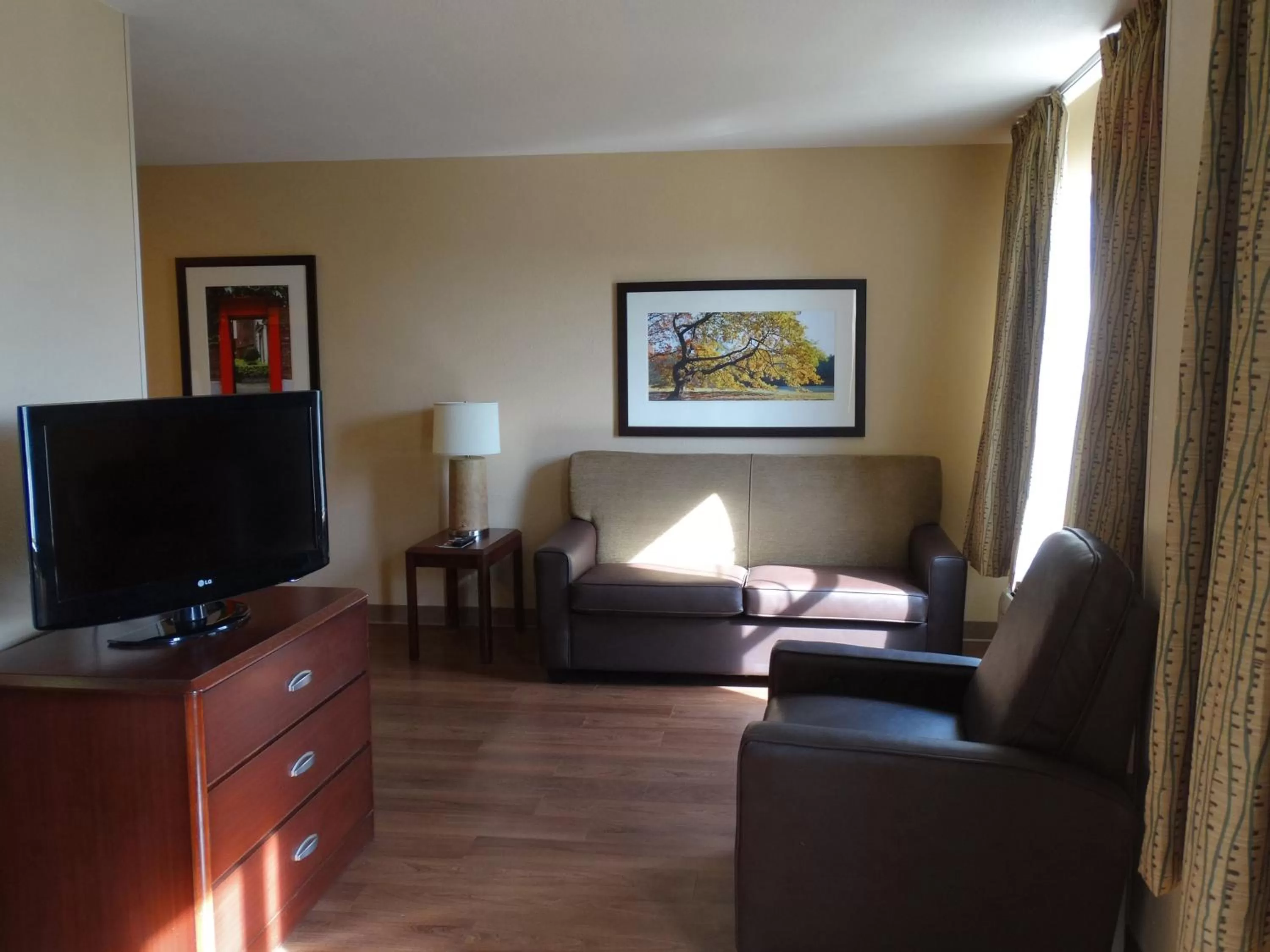 TV and multimedia in Extended Stay America Suites - Austin - North Central