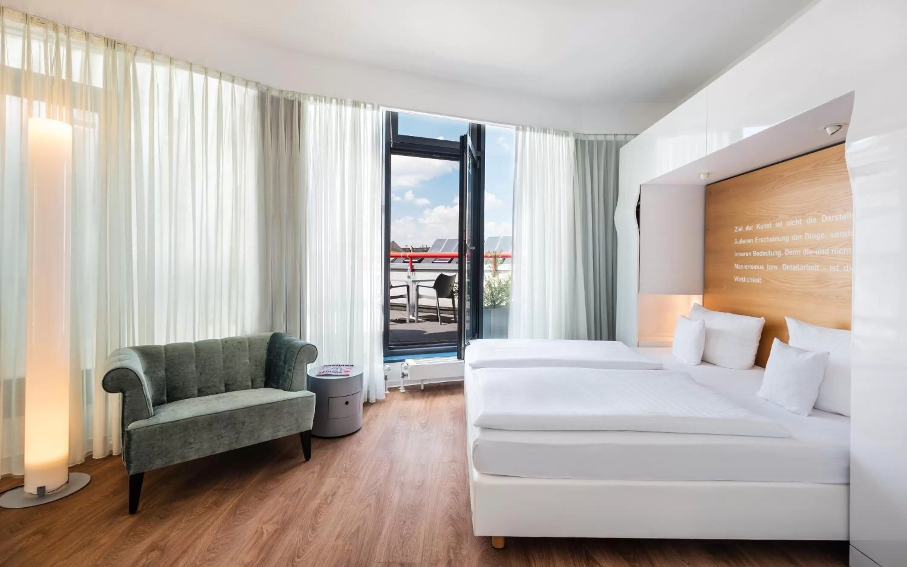 Balcony/Terrace, Bed in Art Hotel City Leipzig