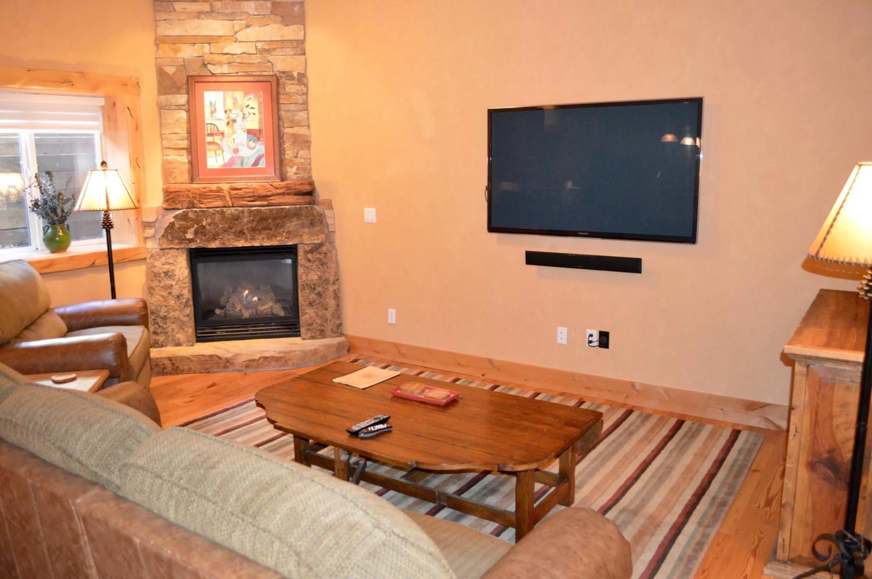 TV and multimedia in Niwot Inn & Spa