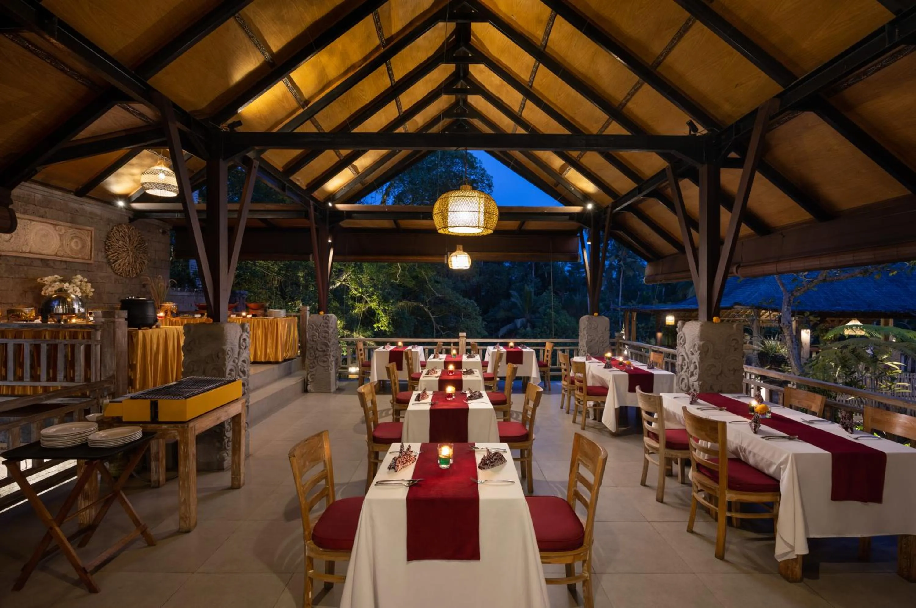 Restaurant/places to eat in Kawi Resort