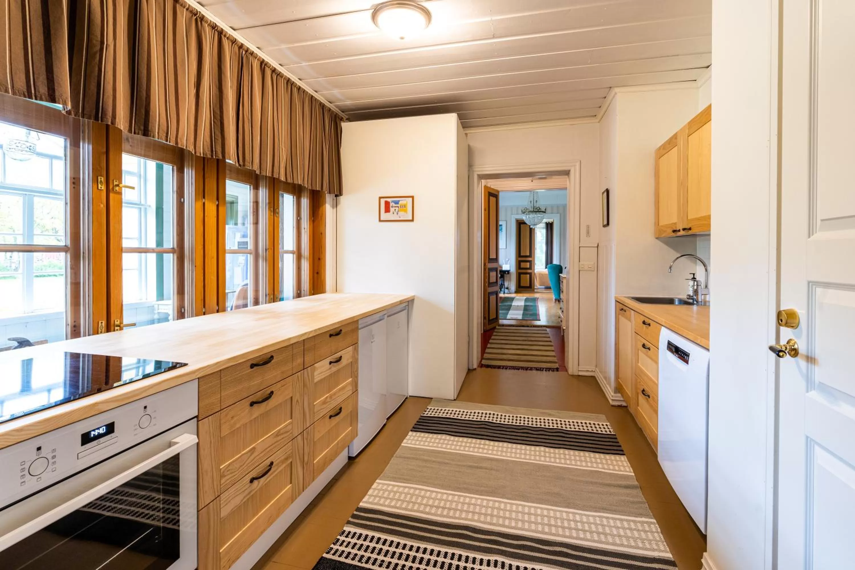 kitchen, Kitchen/Kitchenette in Haapala Brewery restaurant and accommodation