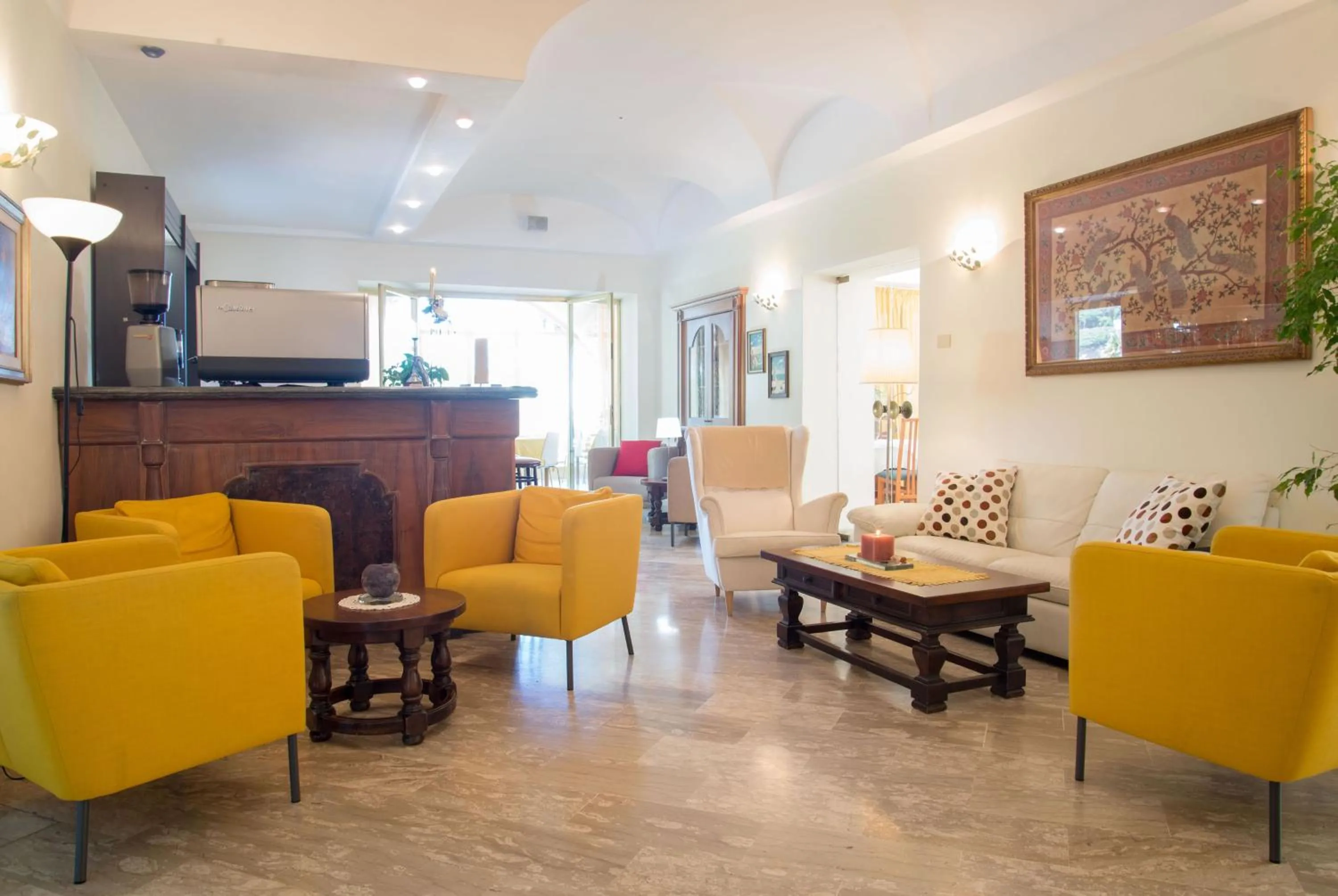 Communal lounge/ TV room in Hotel Internazionale