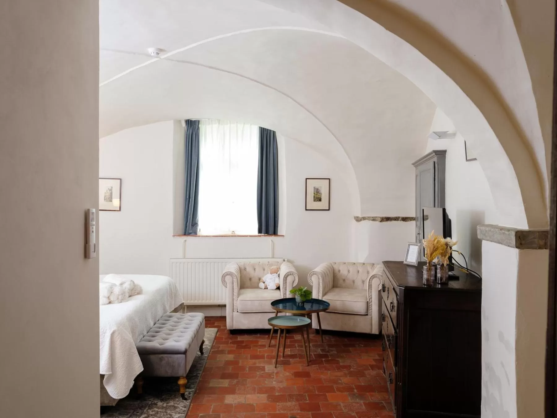 Bed in Canal View Hotel Ter Brughe by CW Hotel Collection