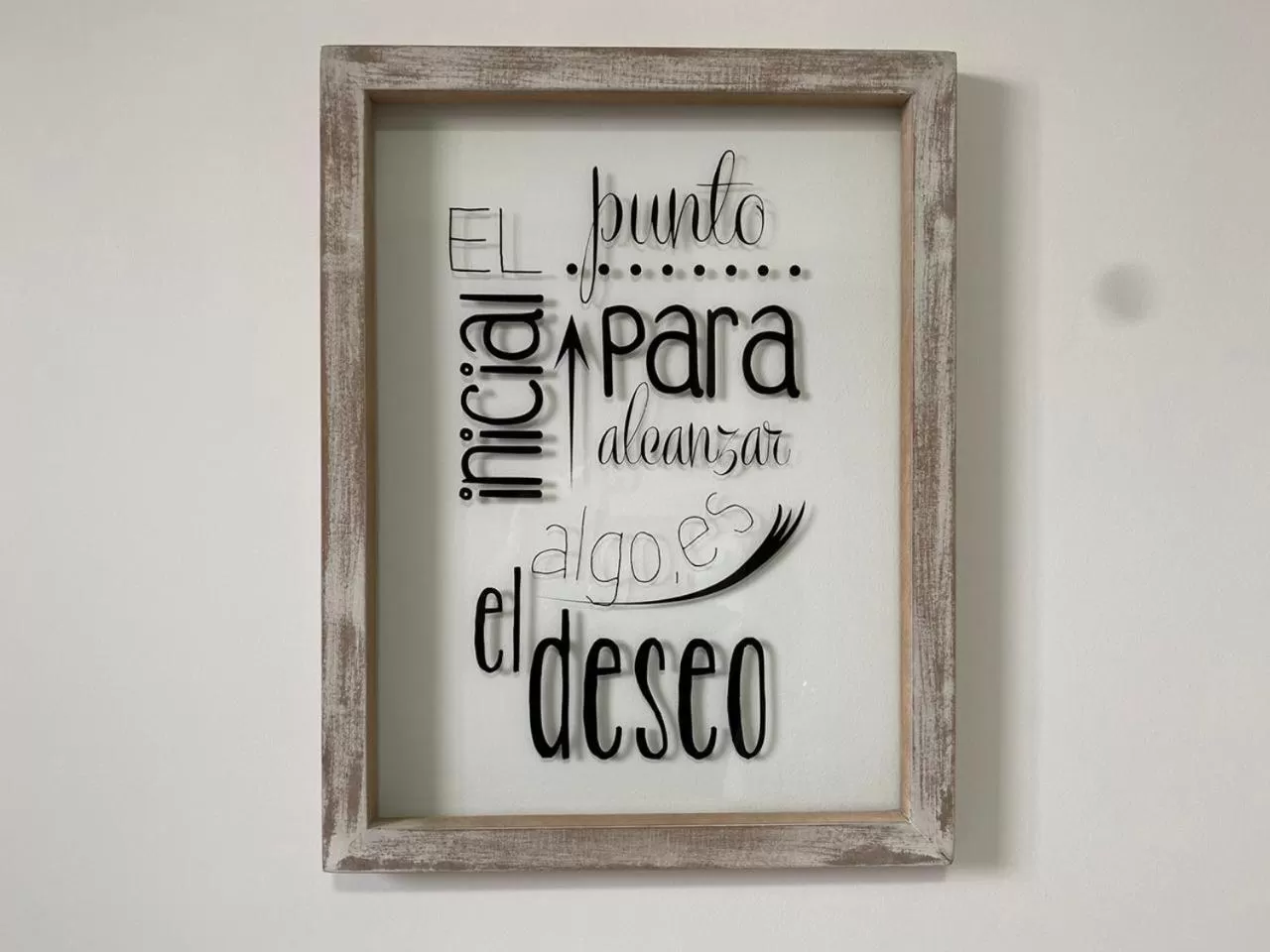 Text overlay in Hotel Cafe Estrella