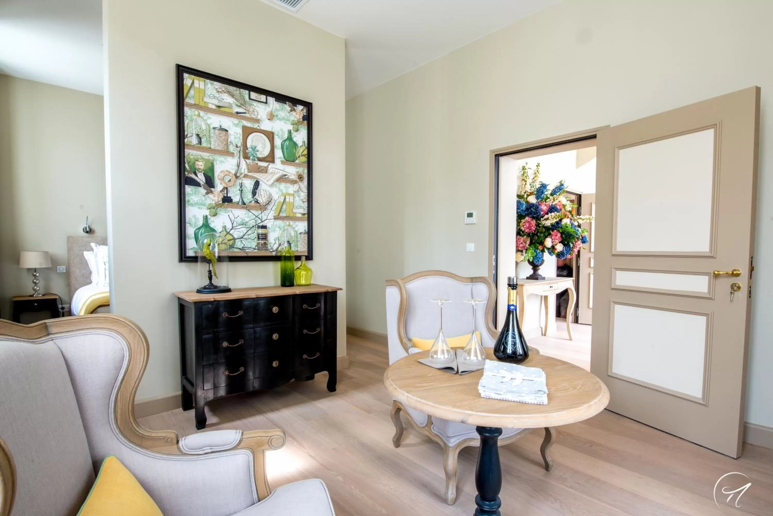 Photo of the whole room in Les Suites du Champagne de Venoge