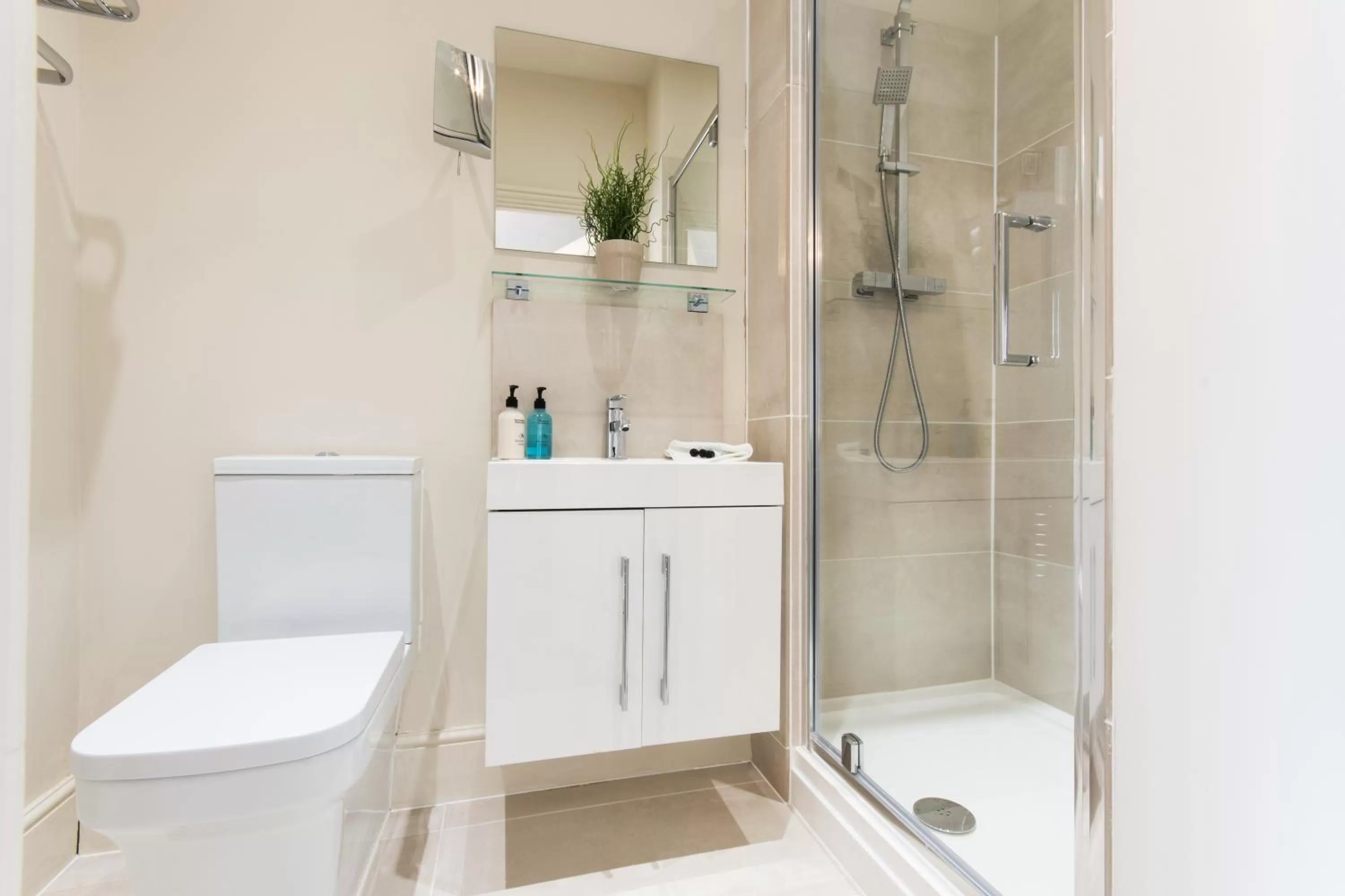 April House Weybridge - Boutique Guesthouse