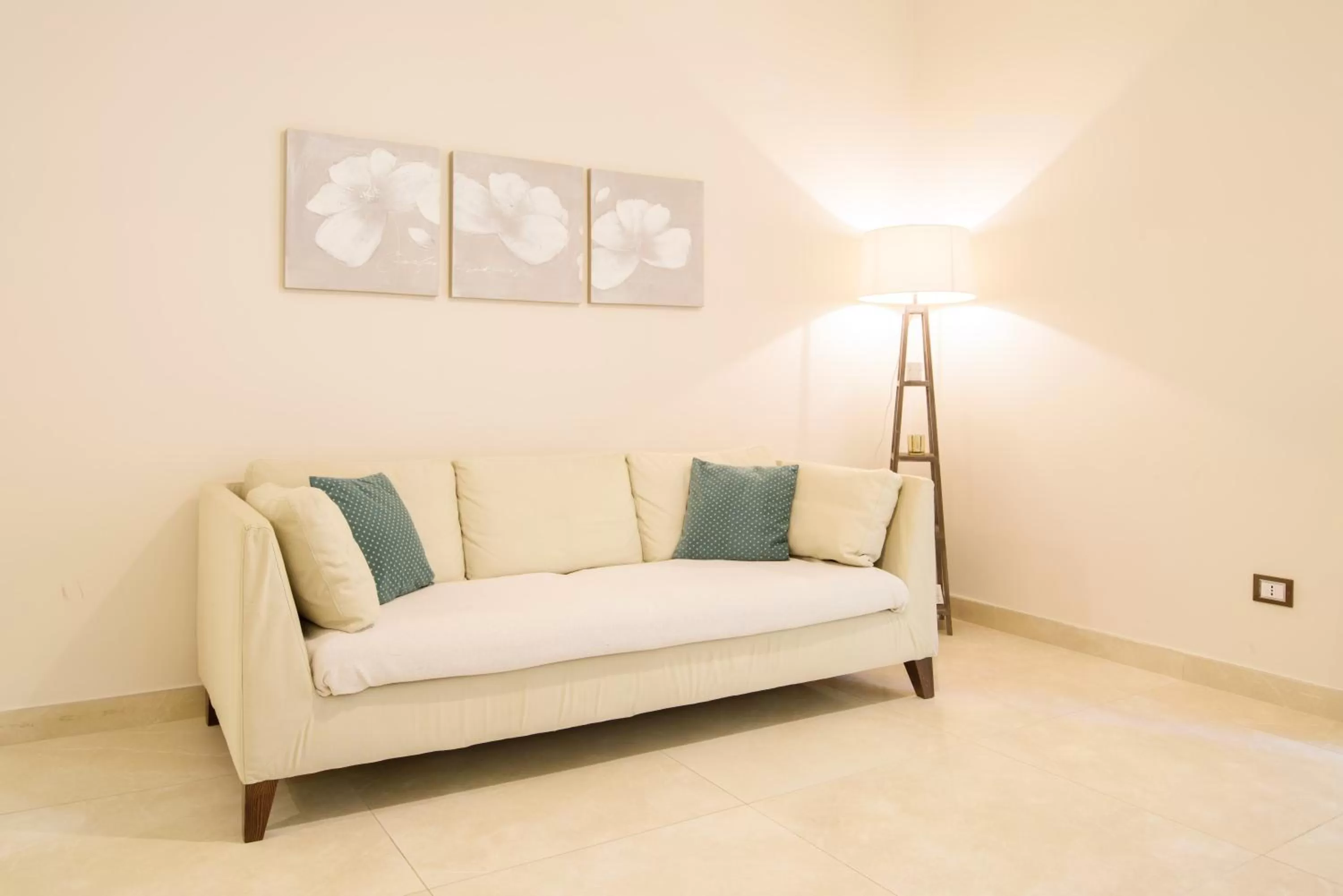 Living room in HomeAway Salerno