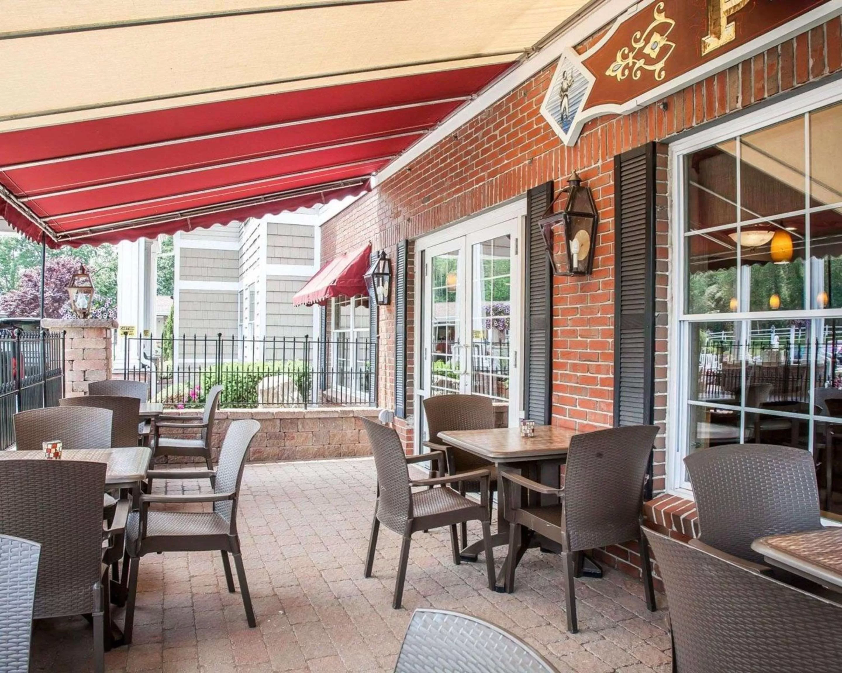 Restaurant/places to eat in Comfort Inn & Suites Sturbridge-Brimfield