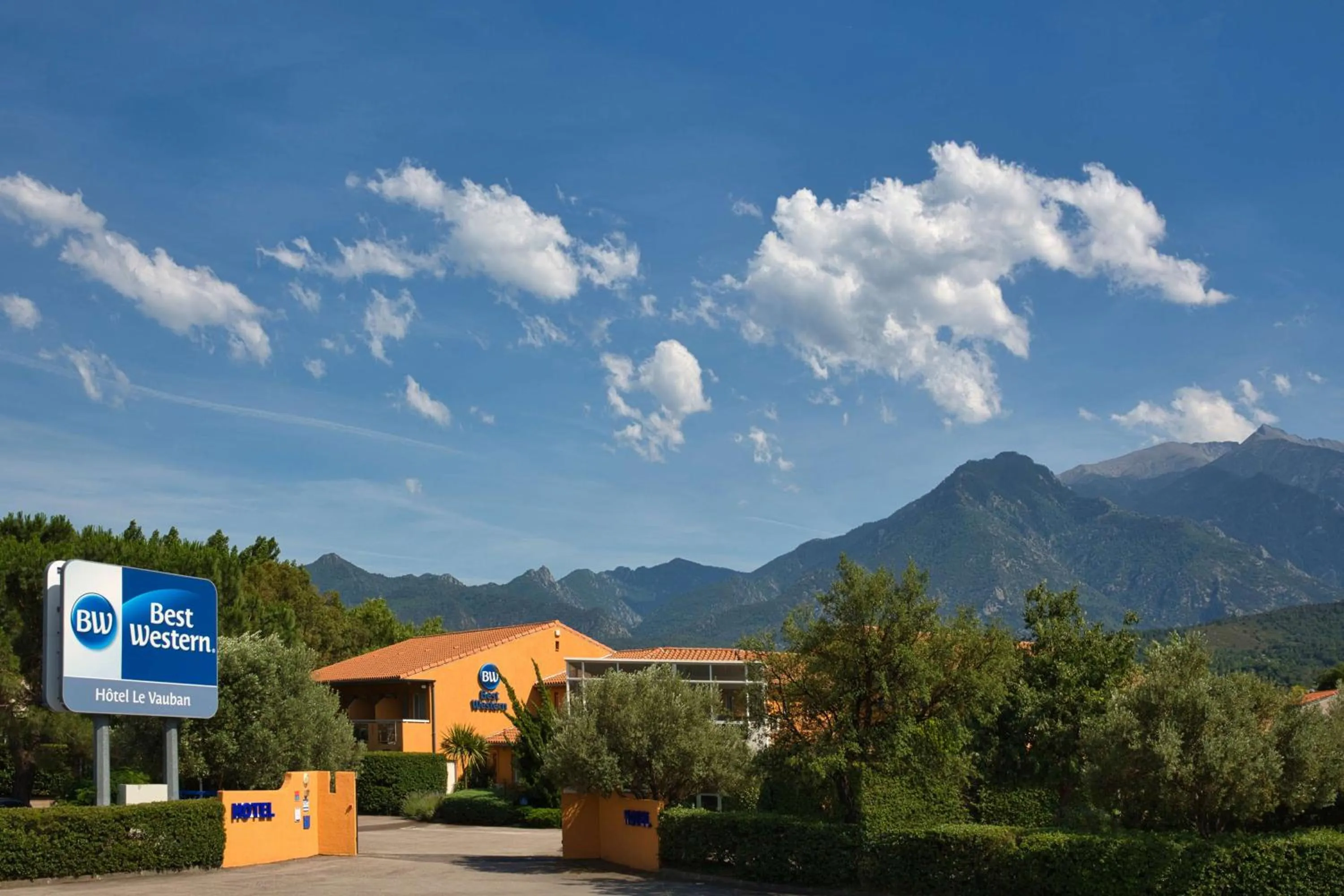 Property building in Best Western Le Vauban