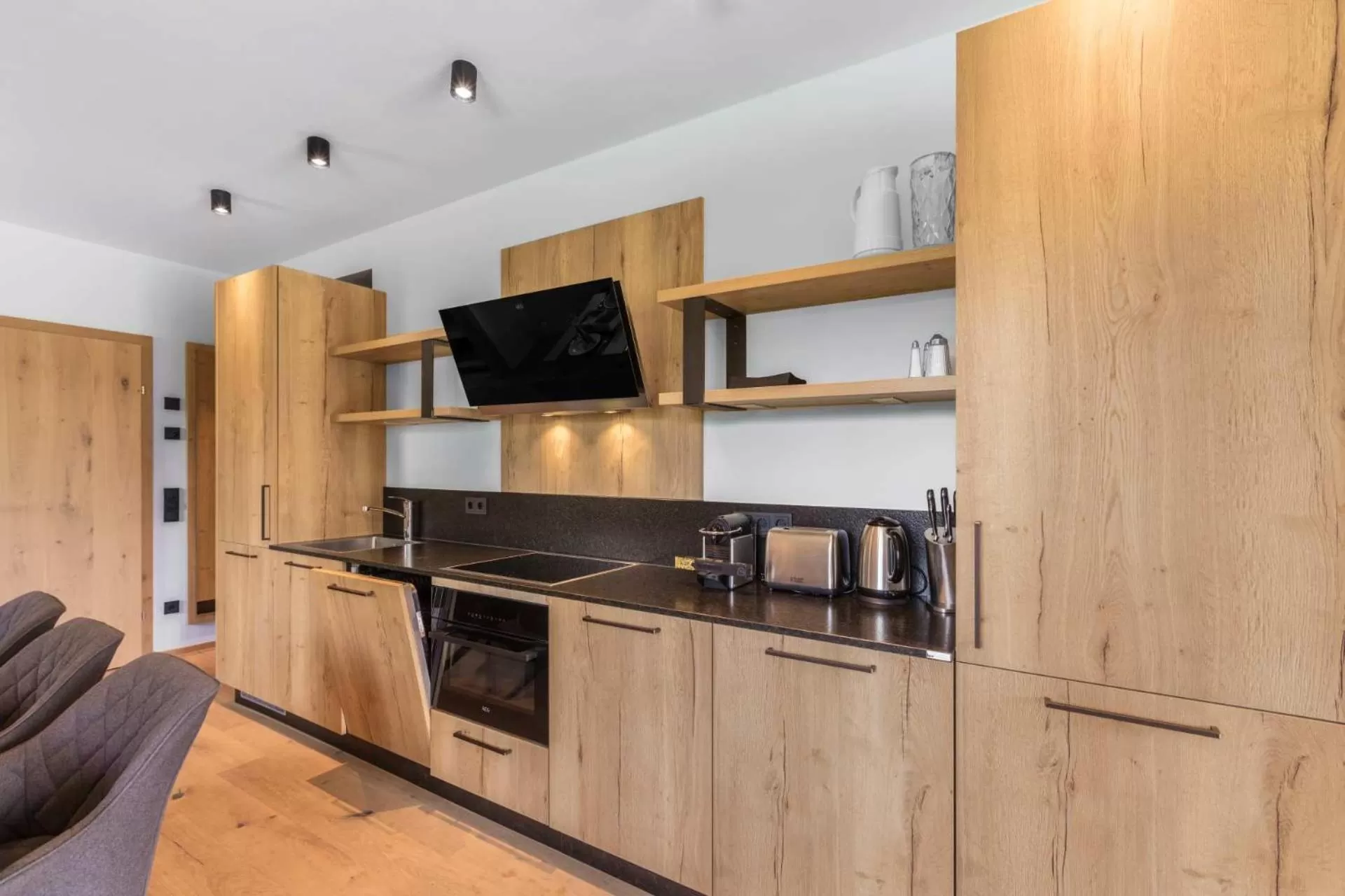 Kitchen or kitchenette in Emma Deluxe Aparthotel direkt beim Skibus