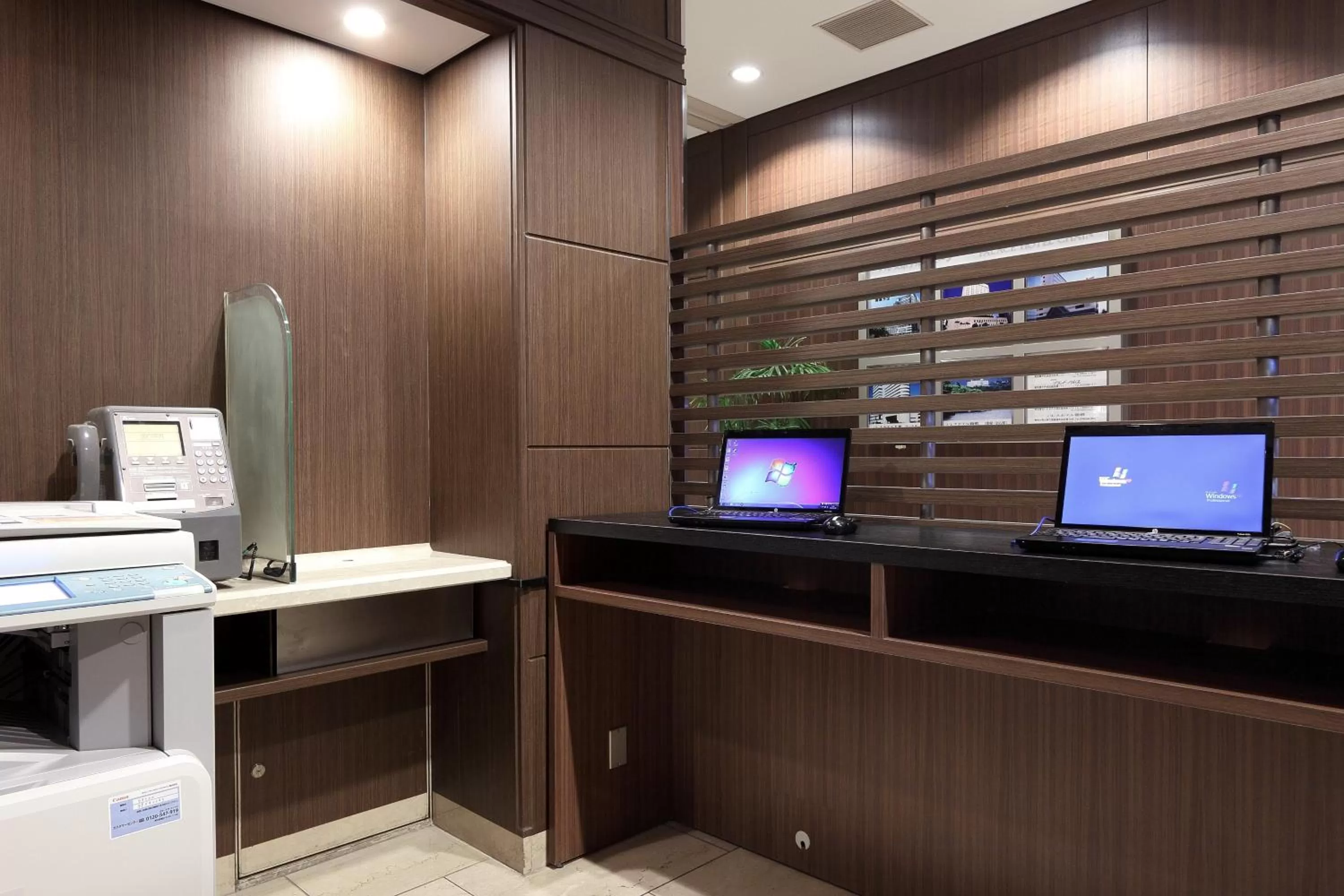 On-site shops in Palace Hotel Omiya