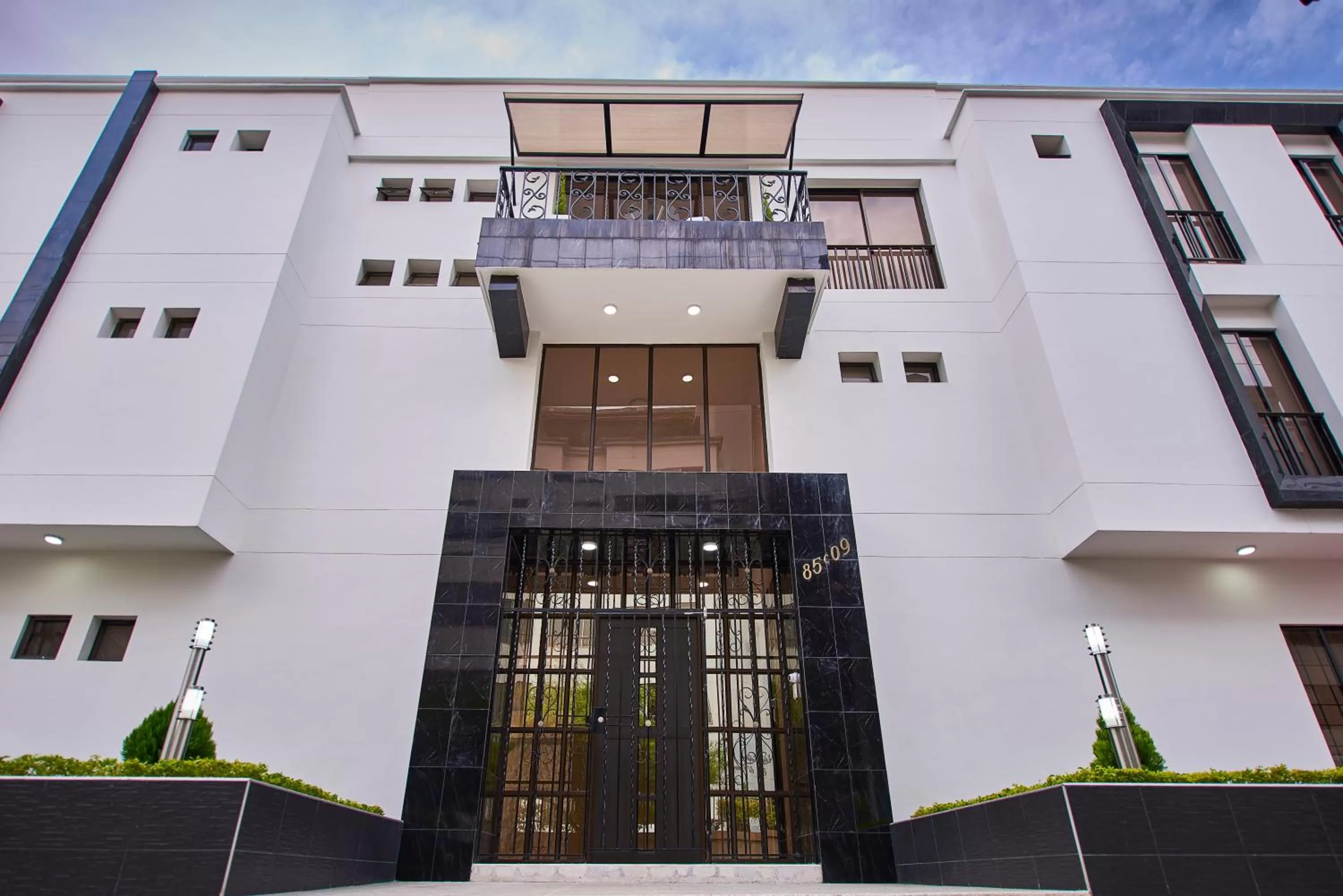 Property Building in Casa Esmeralda