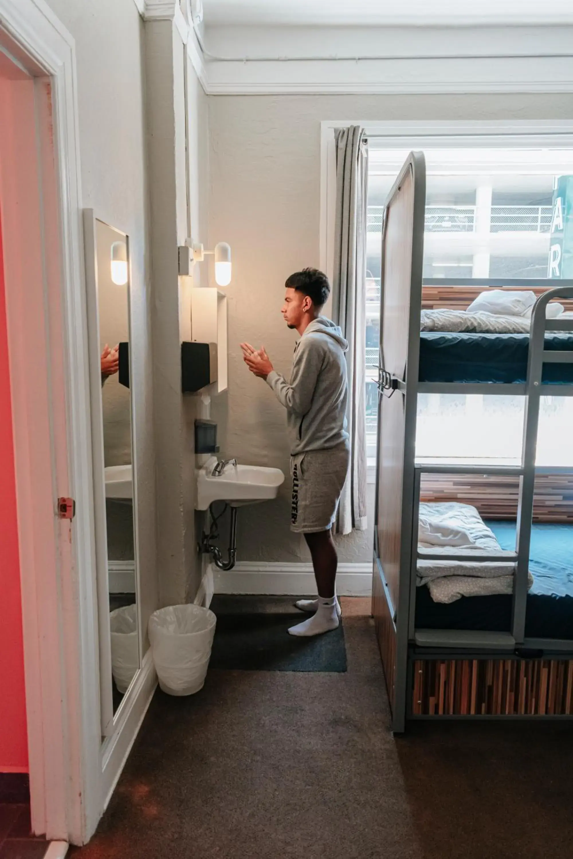 Private 6-Bed Room Ensuite. in HI San Francisco Downtown Hostel Private 6-Bed Room Ensuite. in HI San Francisco Downtown Hostel