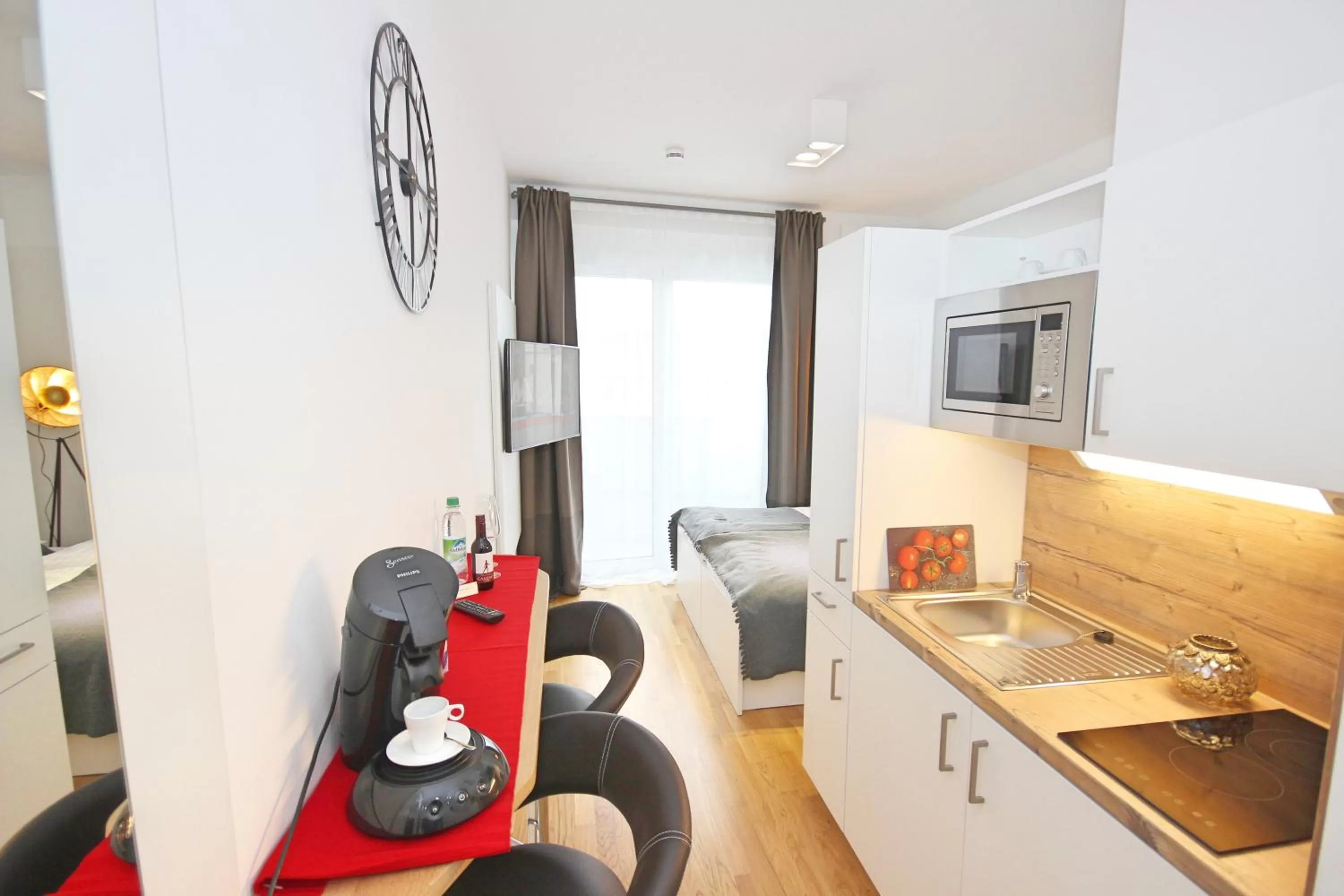 Decorative detail, Kitchen/Kitchenette in Apart Hotel Messe Munich - my room Apartments