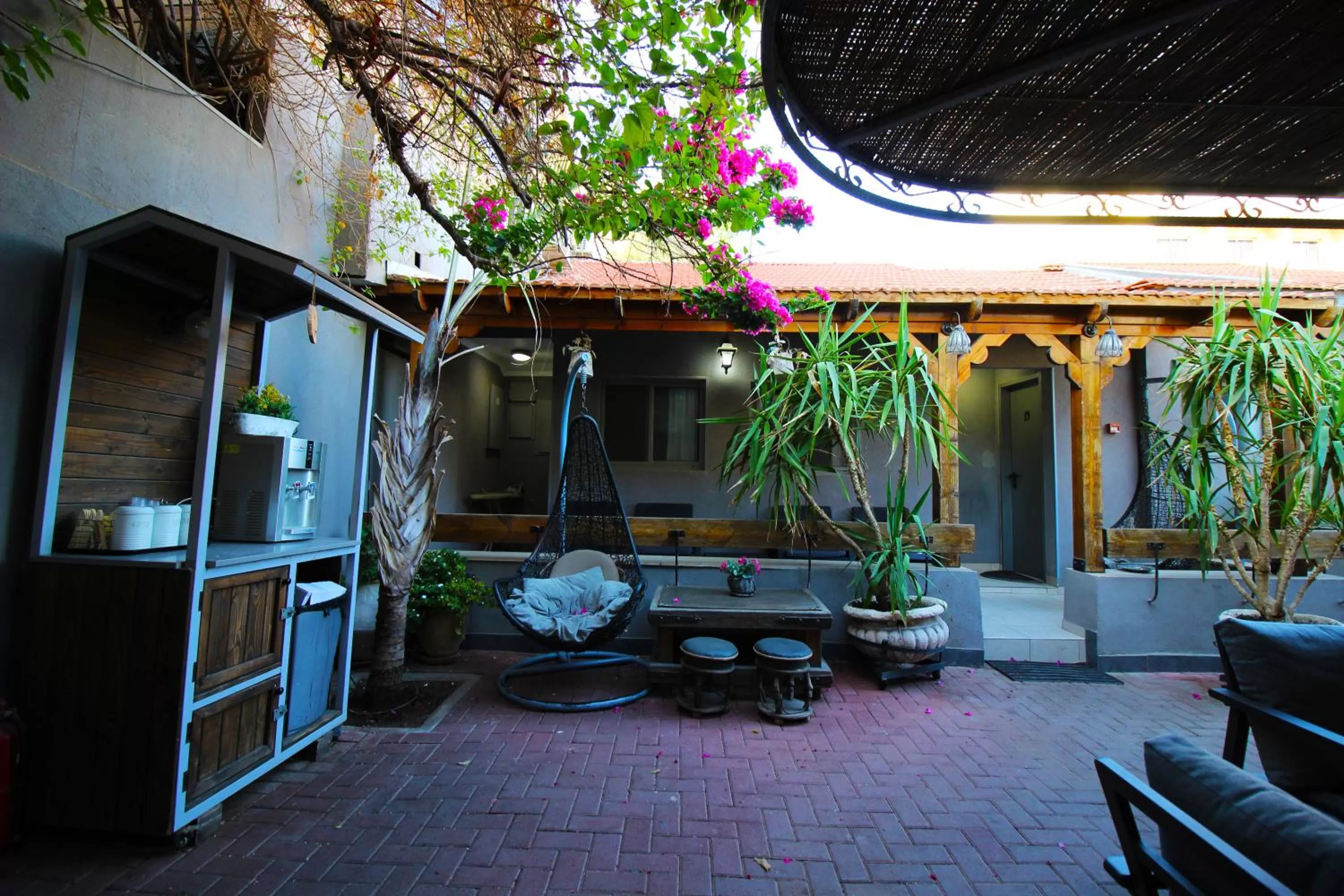 Property building in Sunset Inn