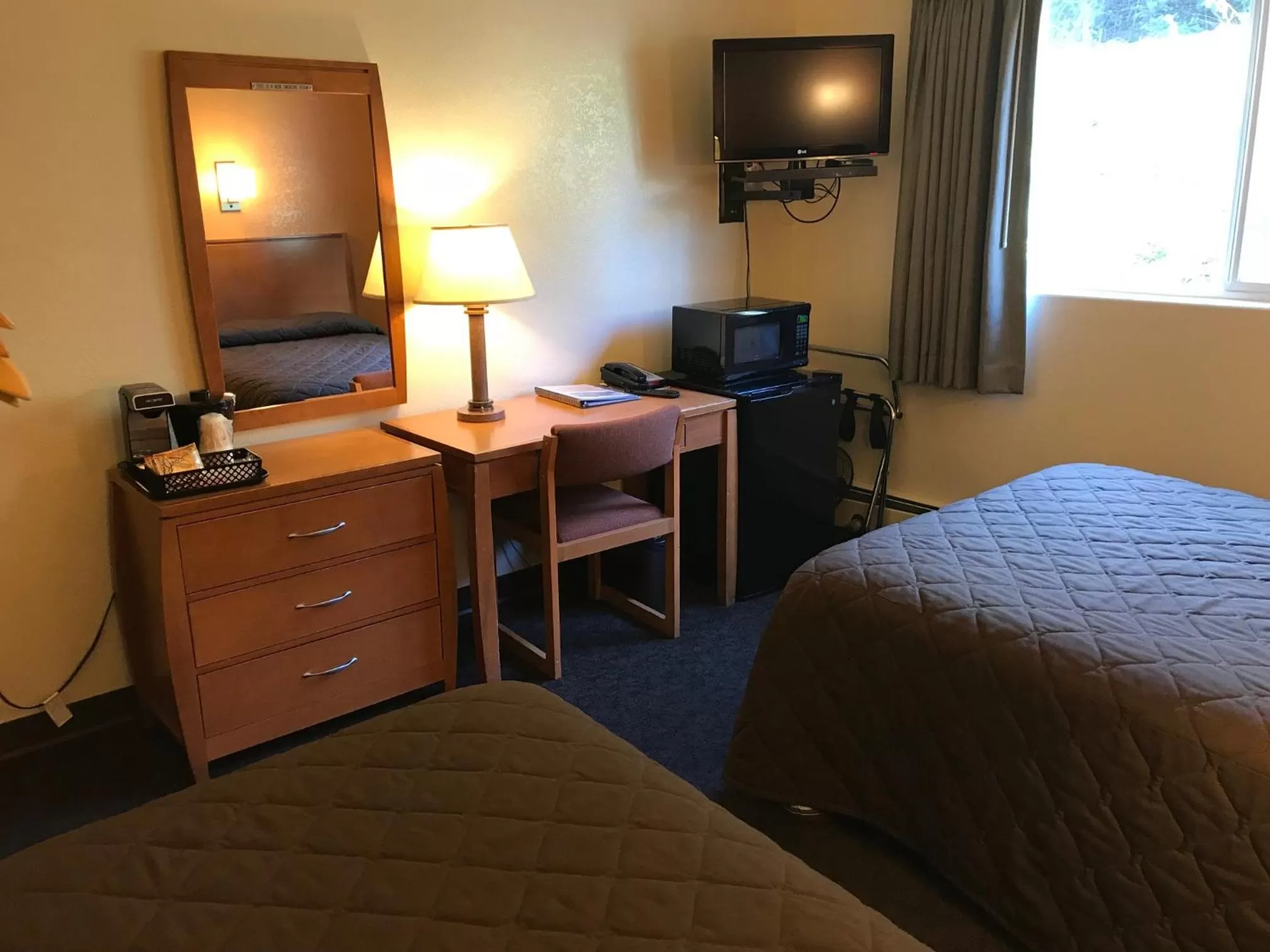 Bed in Shelikof Lodge