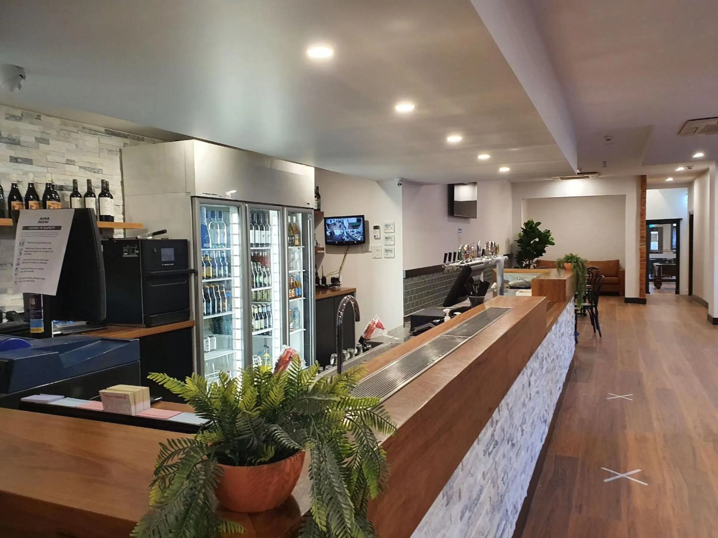 Lounge or bar in Empire Hotel Goulburn