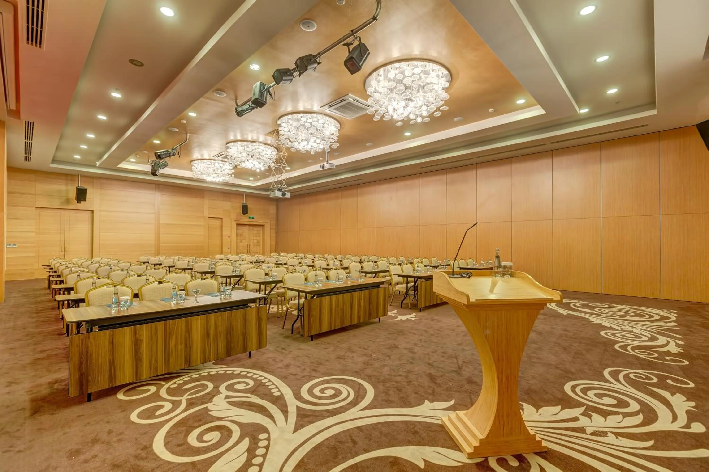 Meeting/conference room in Buyuk Abant Hotel